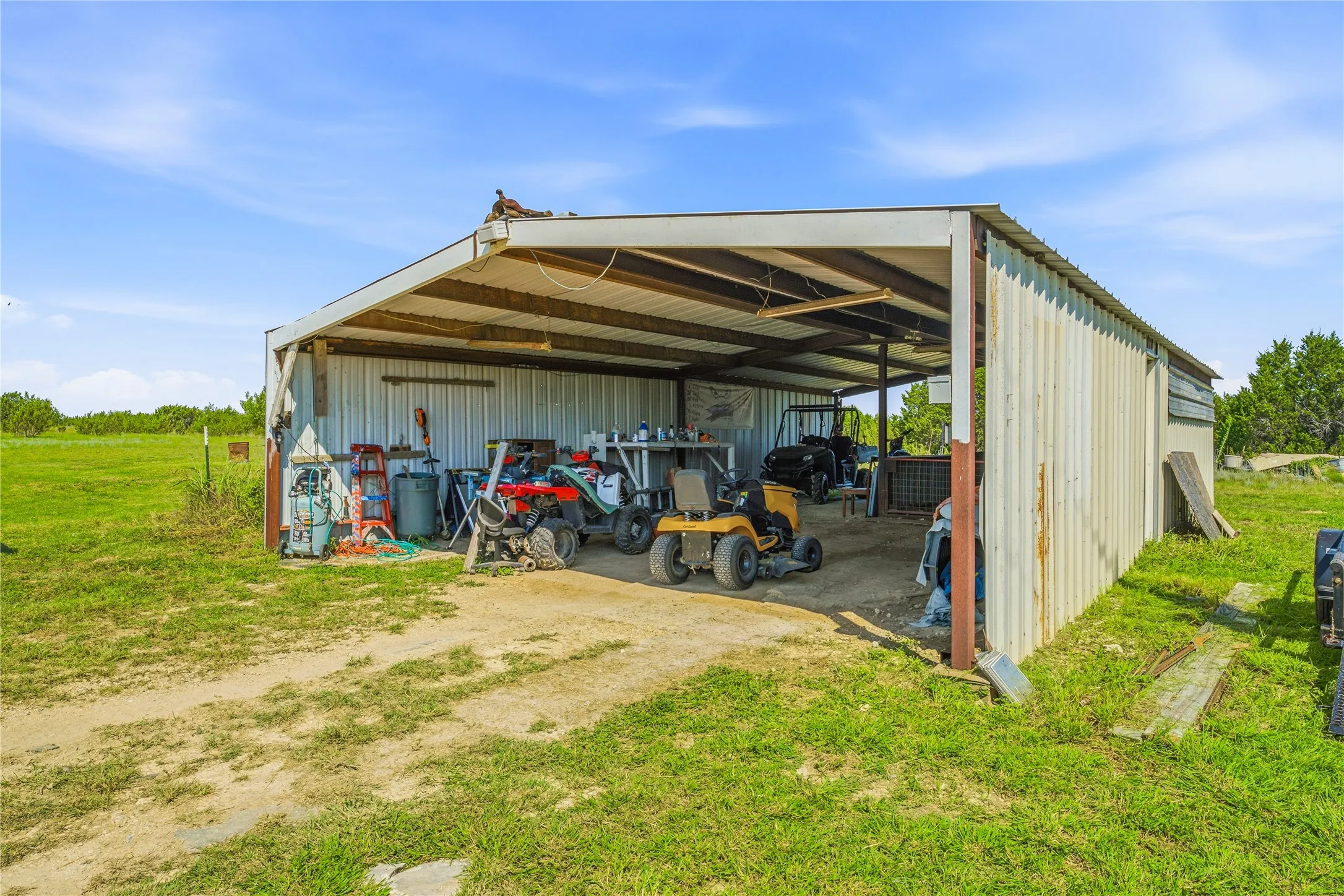 Mobile Home For Sale in Hamilton County , 374 PR 118A, Carlton, Texas 76436, 3 Bedroom, 2 Bathroom, Garage spaces, 1,216 Sqft, built in 1997, mls#21348034, Real Estate Agent in Carlton, Homes For Sale in Hamilton county, Homes For Sale in Carlton, Realtor in Carlton Texas, Real Estate Brokerage Independent Realty Texas, Luminita Cordes Realtor