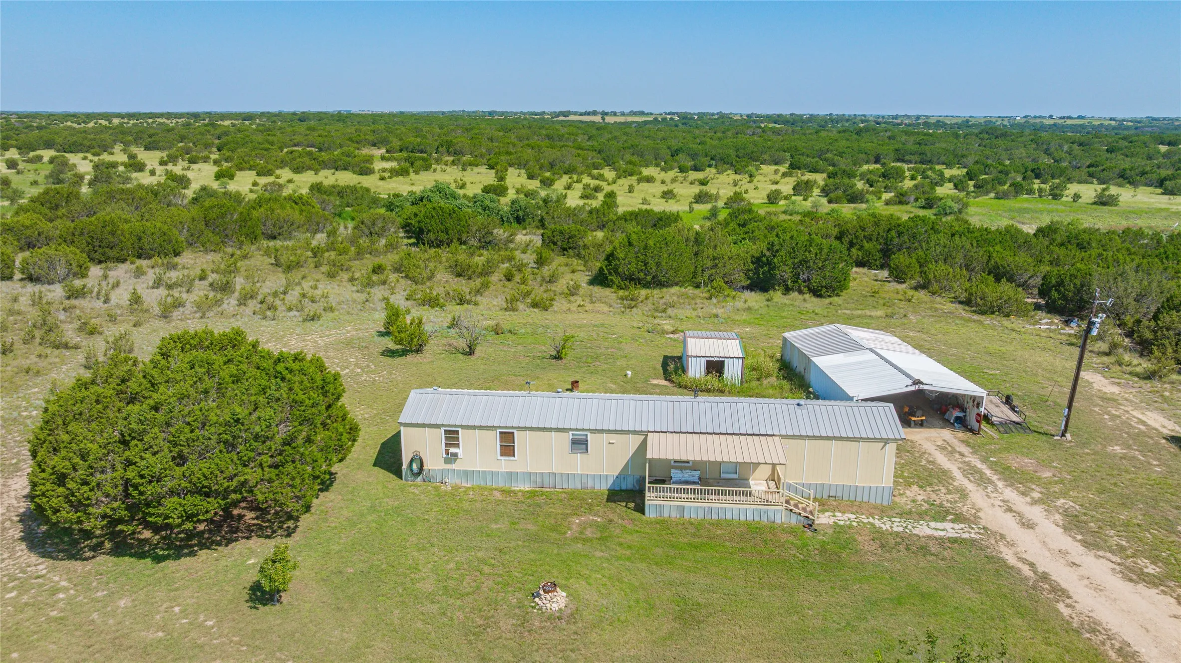 Mobile Home For Sale in Hamilton County , 374 PR 118A, Carlton, Texas 76436, 3 Bedroom, 2 Bathroom, Garage spaces, 1,216 Sqft, built in 1997, mls#21348034, Real Estate Agent in Carlton, Homes For Sale in Hamilton county, Homes For Sale in Carlton, Realtor in Carlton Texas, Real Estate Brokerage Independent Realty Texas, Luminita Cordes Realtor