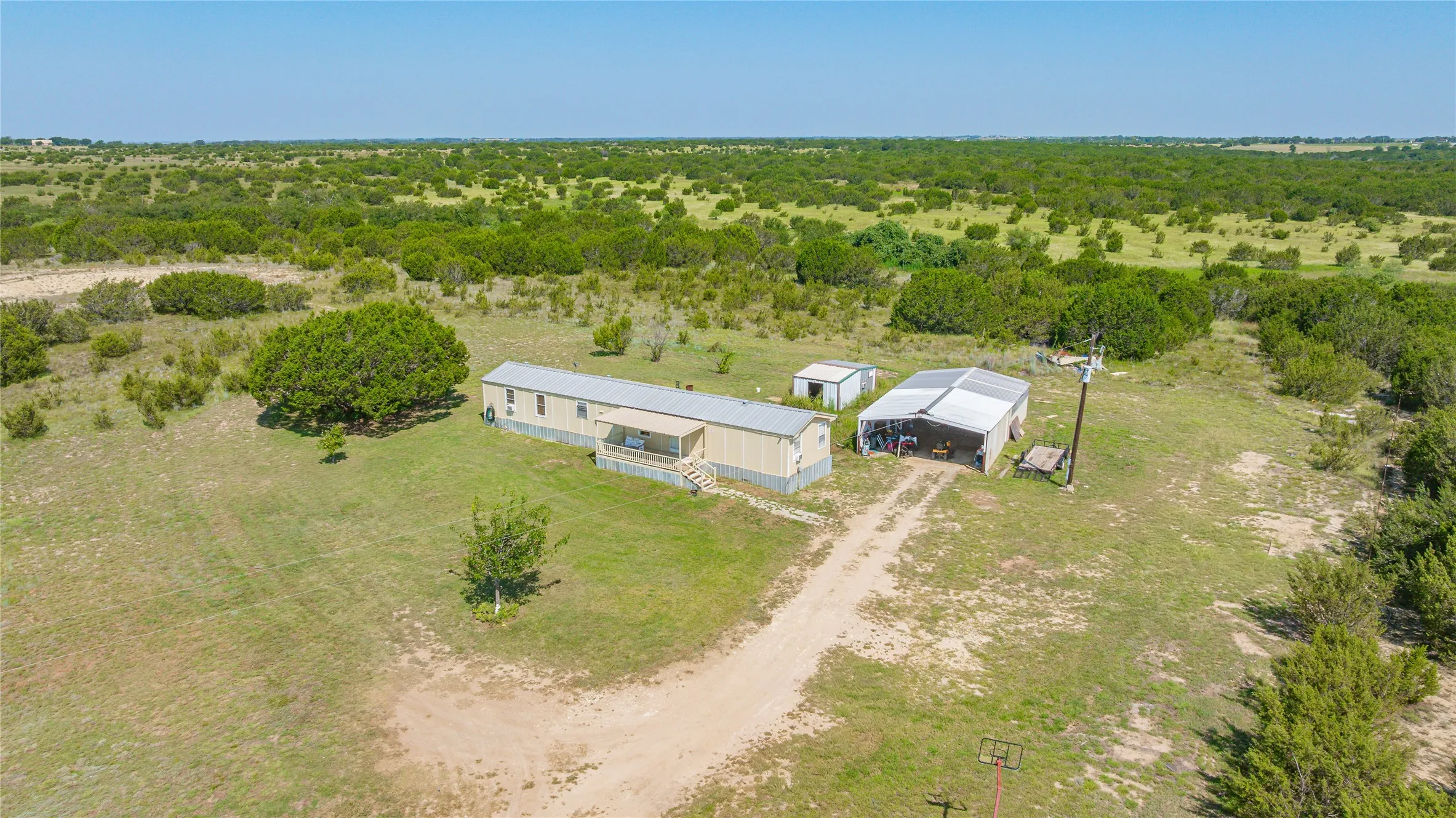 Mobile Home For Sale in Hamilton County , 374 PR 118A, Carlton, Texas 76436, 3 Bedroom, 2 Bathroom, Garage spaces, 1,216 Sqft, built in 1997, mls#21348034, Real Estate Agent in Carlton, Homes For Sale in Hamilton county, Homes For Sale in Carlton, Realtor in Carlton Texas, Real Estate Brokerage Independent Realty Texas, Luminita Cordes Realtor