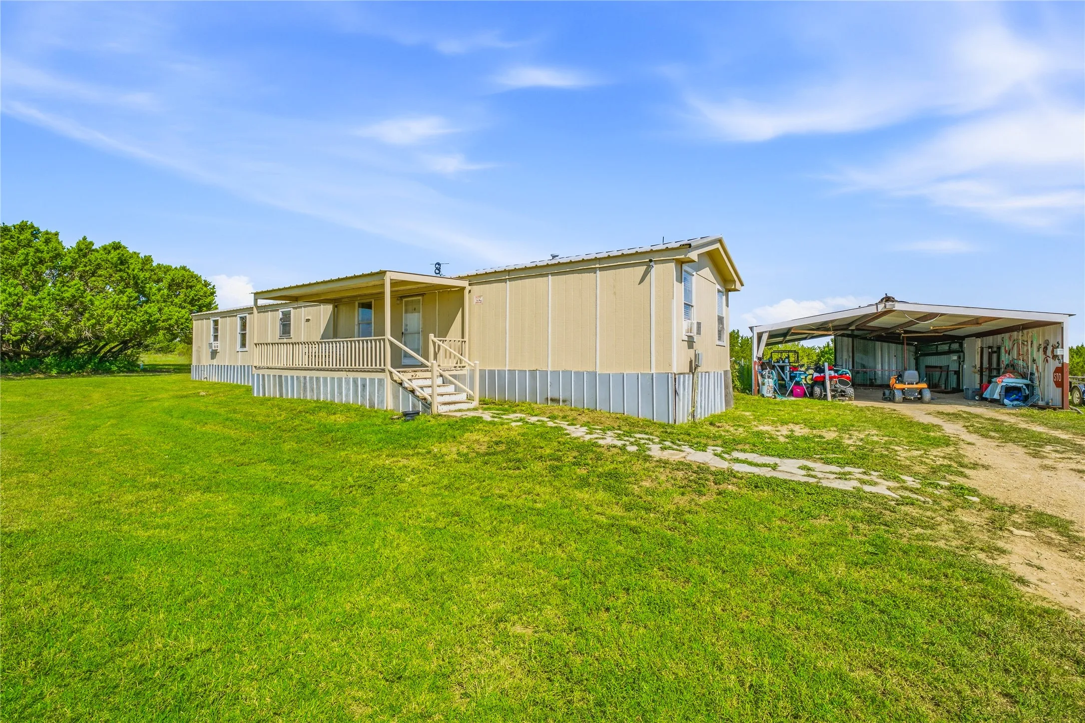 Mobile Home For Sale in Hamilton County , 374 PR 118A, Carlton, Texas 76436, 3 Bedroom, 2 Bathroom, Garage spaces, 1,216 Sqft, built in 1997, mls#21348034, Real Estate Agent in Carlton, Homes For Sale in Hamilton county, Homes For Sale in Carlton, Realtor in Carlton Texas, Real Estate Brokerage Independent Realty Texas, Luminita Cordes Realtor