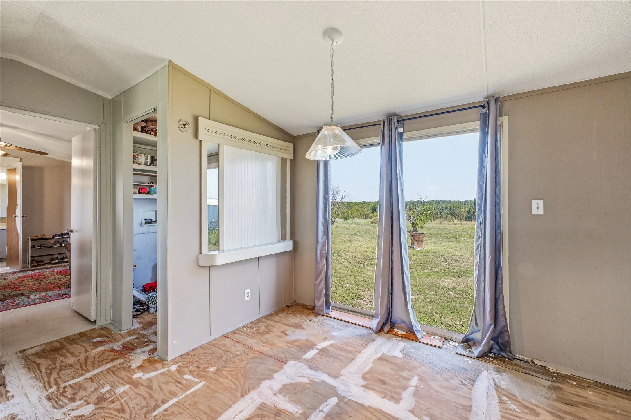Mobile Home For Sale in Hamilton County , 374 PR 118A, Carlton, Texas 76436, 3 Bedroom, 2 Bathroom, Garage spaces, 1,216 Sqft, built in 1997, mls#21348034, Real Estate Agent in Carlton, Homes For Sale in Hamilton county, Homes For Sale in Carlton, Realtor in Carlton Texas, Real Estate Brokerage Independent Realty Texas, Luminita Cordes Realtor