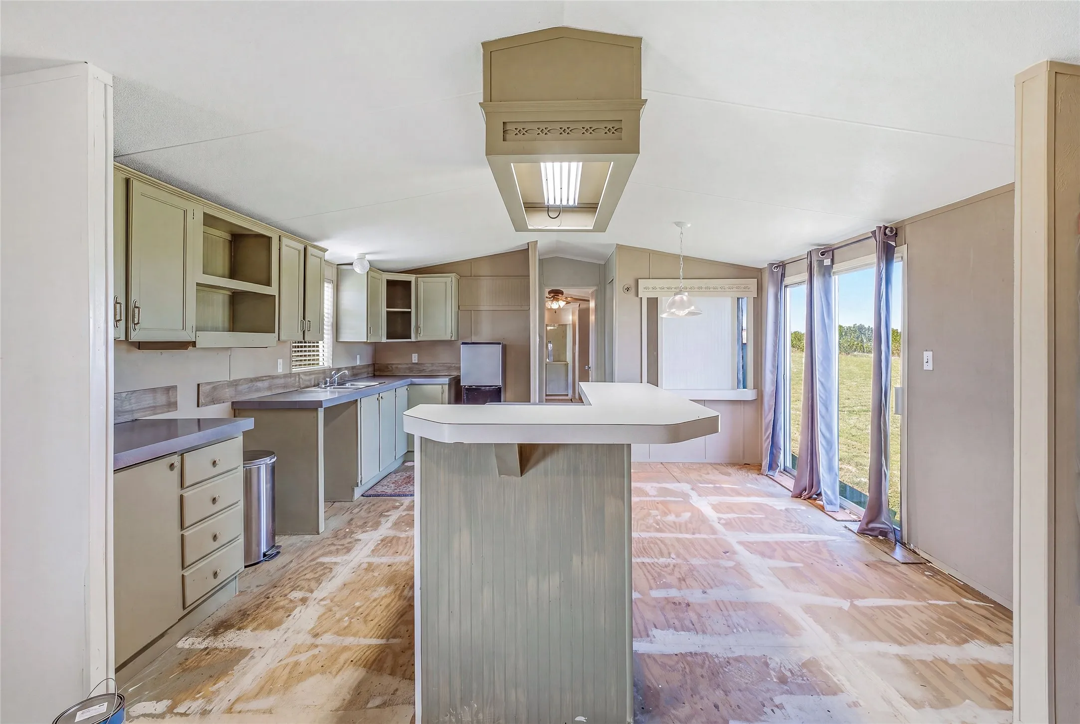 Mobile Home For Sale in Hamilton County , 374 PR 118A, Carlton, Texas 76436, 3 Bedroom, 2 Bathroom, Garage spaces, 1,216 Sqft, built in 1997, mls#21348034, Real Estate Agent in Carlton, Homes For Sale in Hamilton county, Homes For Sale in Carlton, Realtor in Carlton Texas, Real Estate Brokerage Independent Realty Texas, Luminita Cordes Realtor