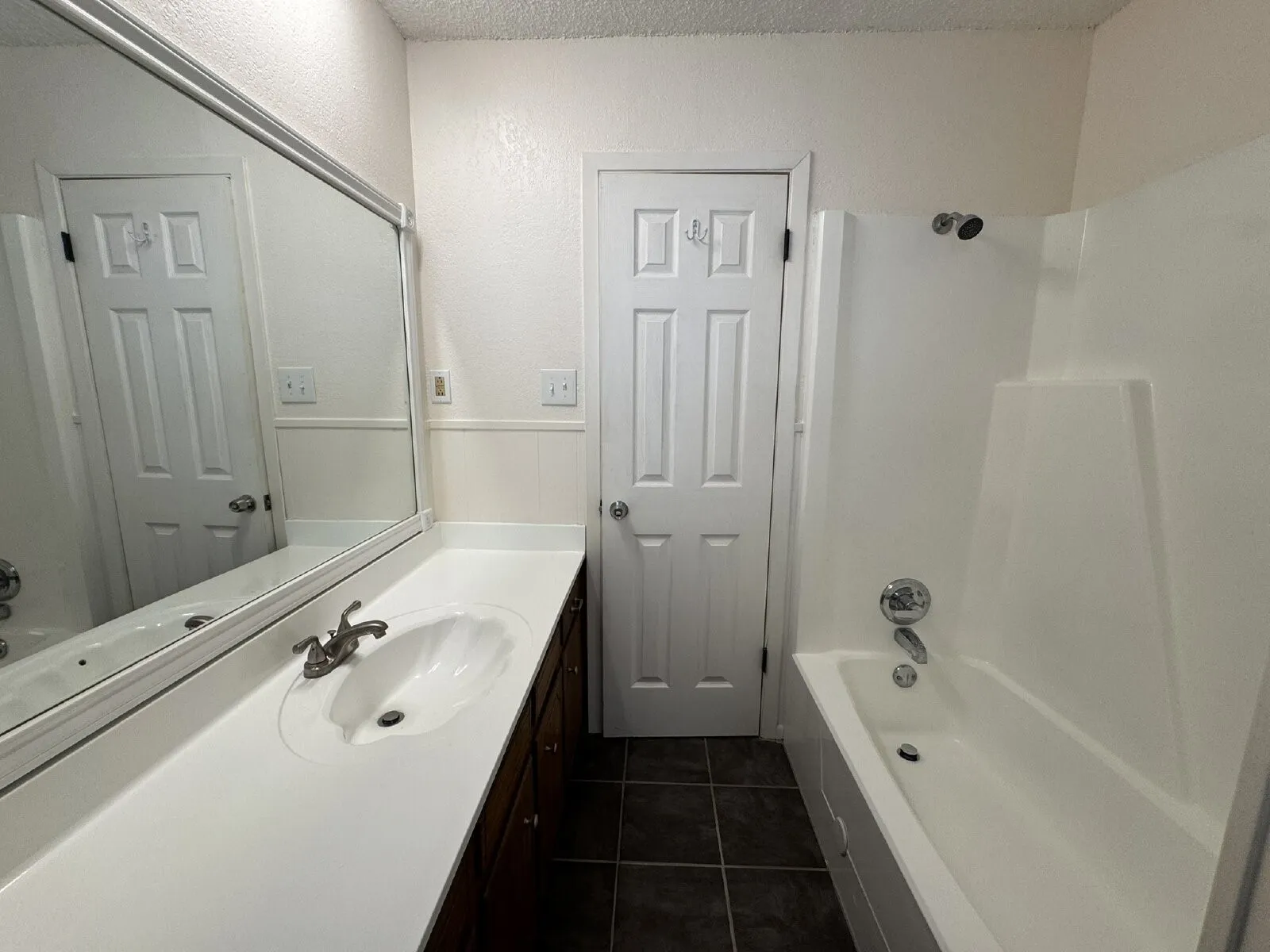 Single Family Residence For Rent in Erath County , 208 Prairie Wind Boulevard, Stephenville, Texas 76401, 3 Bedroom, 2 Bathroom, 2 Garage spaces, 1,655 Sqft, built in 1979, mls#21349753, Real Estate Agent in Stephenville, Homes For Rent in Erath county, Homes For Rent in Stephenville, Realtor in Stephenville Texas, Real Estate Brokerage Independent Realty Texas, Luminita Cordes Realtor
