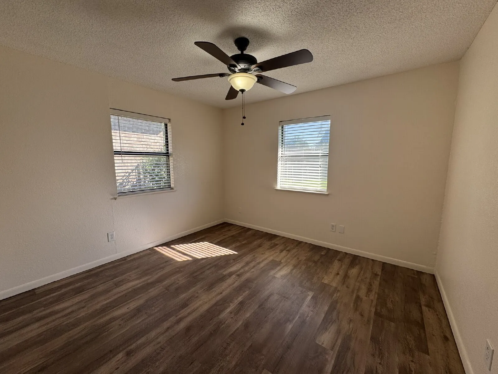 Single Family Residence For Rent in Erath County , 208 Prairie Wind Boulevard, Stephenville, Texas 76401, 3 Bedroom, 2 Bathroom, 2 Garage spaces, 1,655 Sqft, built in 1979, mls#21349753, Real Estate Agent in Stephenville, Homes For Rent in Erath county, Homes For Rent in Stephenville, Realtor in Stephenville Texas, Real Estate Brokerage Independent Realty Texas, Luminita Cordes Realtor