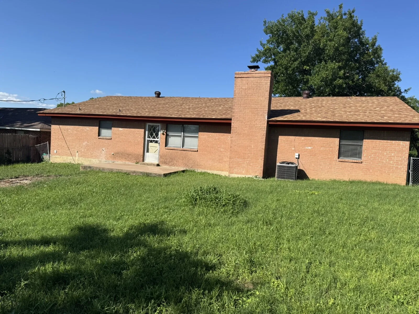 Single Family Residence For Rent in Erath County , 208 Prairie Wind Boulevard, Stephenville, Texas 76401, 3 Bedroom, 2 Bathroom, 2 Garage spaces, 1,655 Sqft, built in 1979, mls#21349753, Real Estate Agent in Stephenville, Homes For Rent in Erath county, Homes For Rent in Stephenville, Realtor in Stephenville Texas, Real Estate Brokerage Independent Realty Texas, Luminita Cordes Realtor