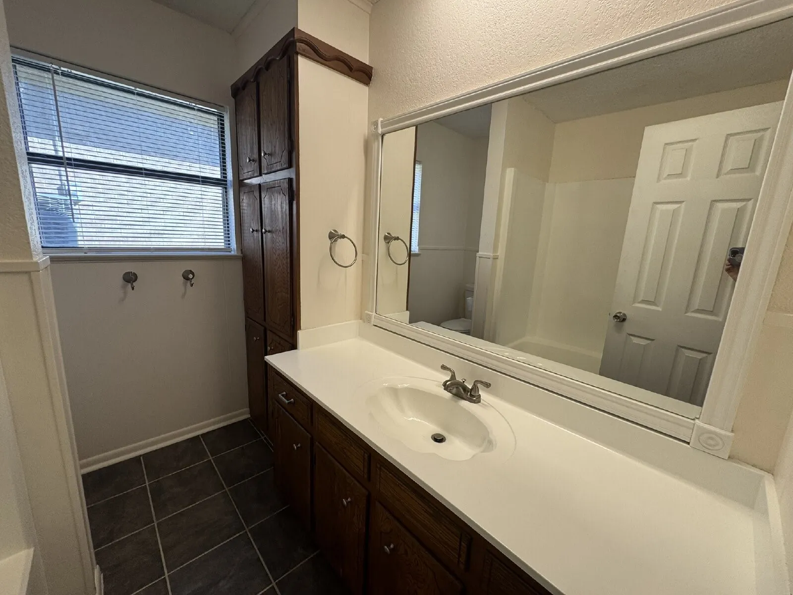 Single Family Residence For Rent in Erath County , 208 Prairie Wind Boulevard, Stephenville, Texas 76401, 3 Bedroom, 2 Bathroom, 2 Garage spaces, 1,655 Sqft, built in 1979, mls#21349753, Real Estate Agent in Stephenville, Homes For Rent in Erath county, Homes For Rent in Stephenville, Realtor in Stephenville Texas, Real Estate Brokerage Independent Realty Texas, Luminita Cordes Realtor