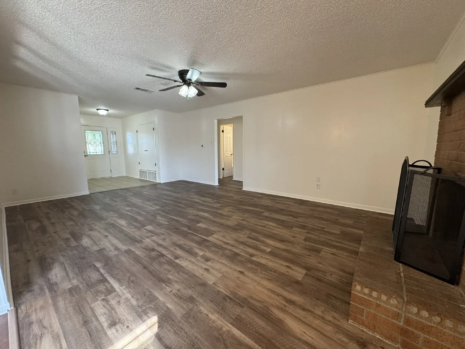 Single Family Residence For Rent in Erath County , 208 Prairie Wind Boulevard, Stephenville, Texas 76401, 3 Bedroom, 2 Bathroom, 2 Garage spaces, 1,655 Sqft, built in 1979, mls#21349753, Real Estate Agent in Stephenville, Homes For Rent in Erath county, Homes For Rent in Stephenville, Realtor in Stephenville Texas, Real Estate Brokerage Independent Realty Texas, Luminita Cordes Realtor