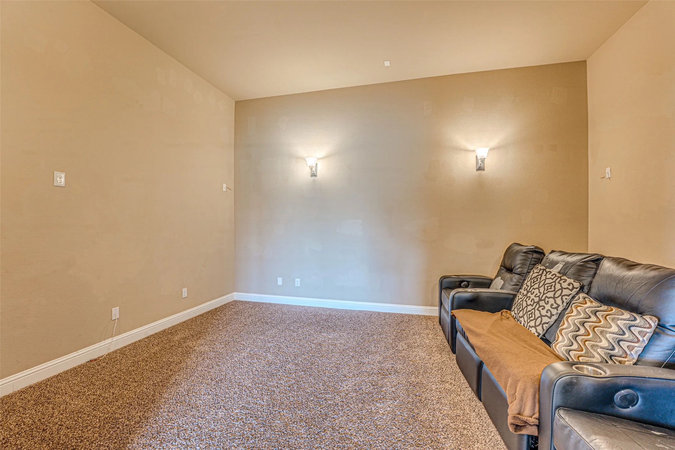 Single Family Residence For Sale in Rockwall County , 1406 Artesia Lane, Mclendon Chisholm, Texas 75032, 4 Bedroom, 5 Bathroom, 4 Garage spaces, 4,184 Sqft, built in 2014, mls#21349733, Real Estate Agent in Mclendon Chisholm, Homes For Sale in Rockwall county, Homes For Sale in Mclendon Chisholm, Realtor in Mclendon Chisholm Texas, Real Estate Brokerage Independent Realty Texas, Luminita Cordes Realtor