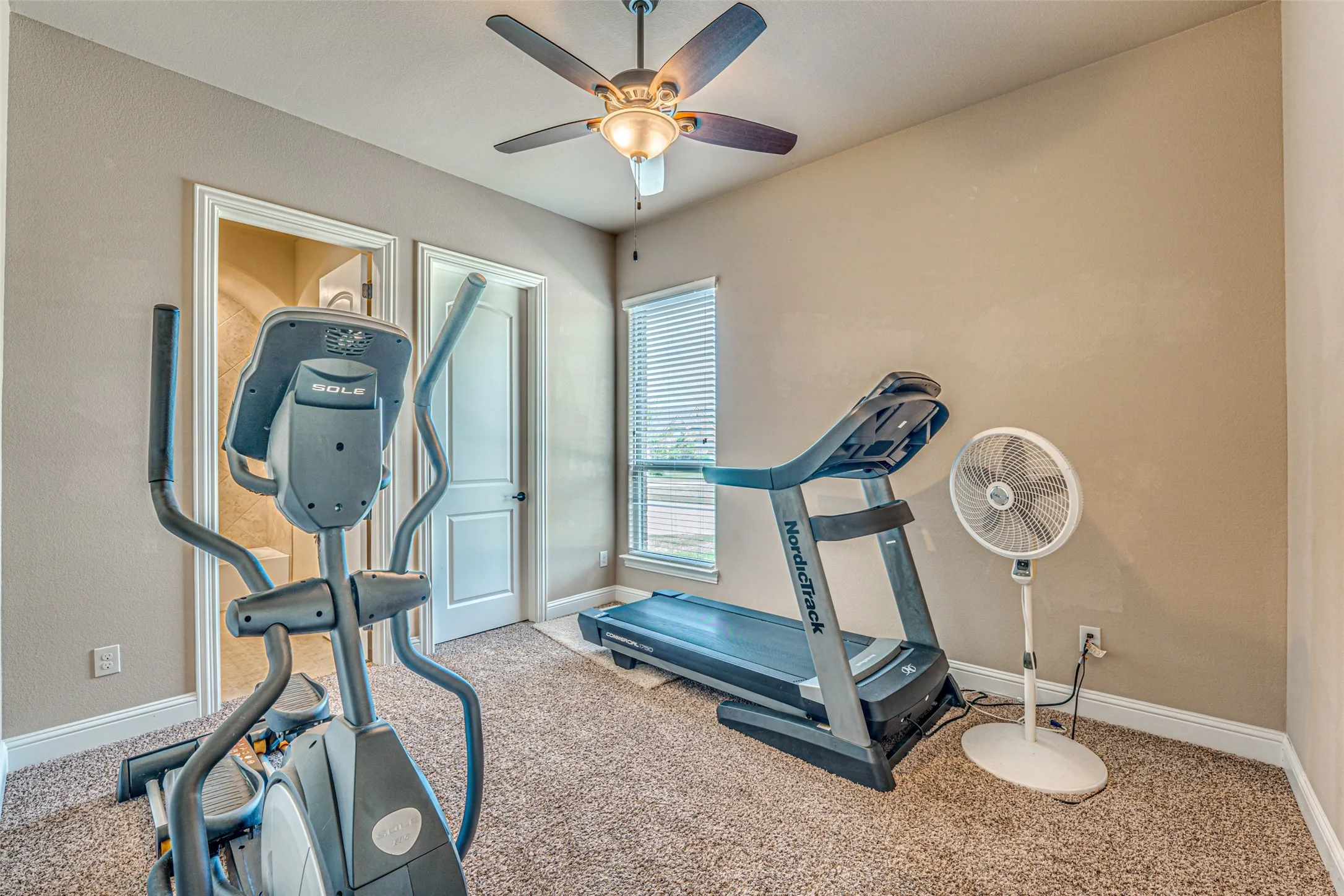 Single Family Residence For Sale in Rockwall County , 1406 Artesia Lane, Mclendon Chisholm, Texas 75032, 4 Bedroom, 5 Bathroom, 4 Garage spaces, 4,184 Sqft, built in 2014, mls#21349733, Real Estate Agent in Mclendon Chisholm, Homes For Sale in Rockwall county, Homes For Sale in Mclendon Chisholm, Realtor in Mclendon Chisholm Texas, Real Estate Brokerage Independent Realty Texas, Luminita Cordes Realtor