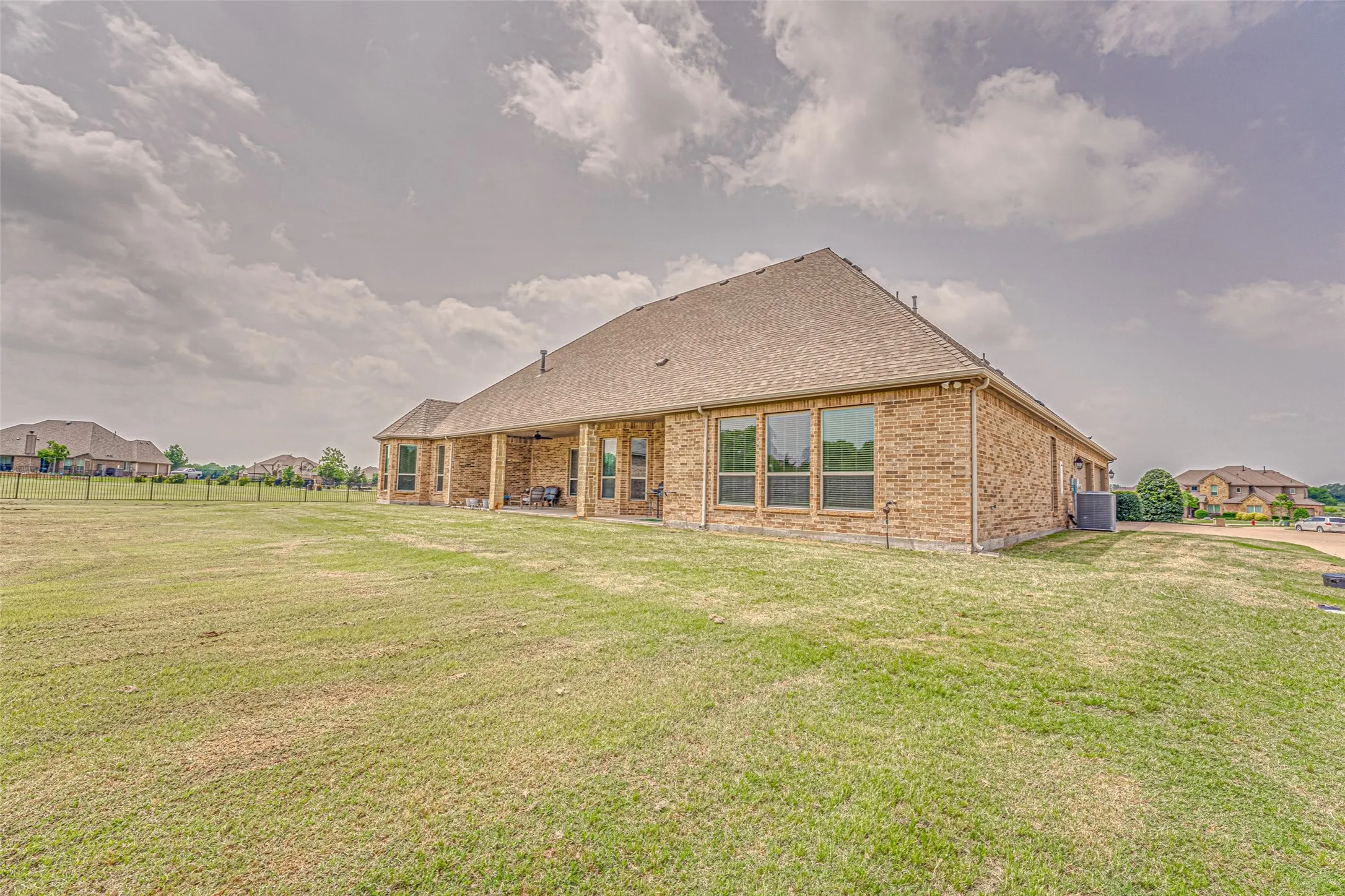 Single Family Residence For Sale in Rockwall County , 1406 Artesia Lane, Mclendon Chisholm, Texas 75032, 4 Bedroom, 5 Bathroom, 4 Garage spaces, 4,184 Sqft, built in 2014, mls#21349733, Real Estate Agent in Mclendon Chisholm, Homes For Sale in Rockwall county, Homes For Sale in Mclendon Chisholm, Realtor in Mclendon Chisholm Texas, Real Estate Brokerage Independent Realty Texas, Luminita Cordes Realtor