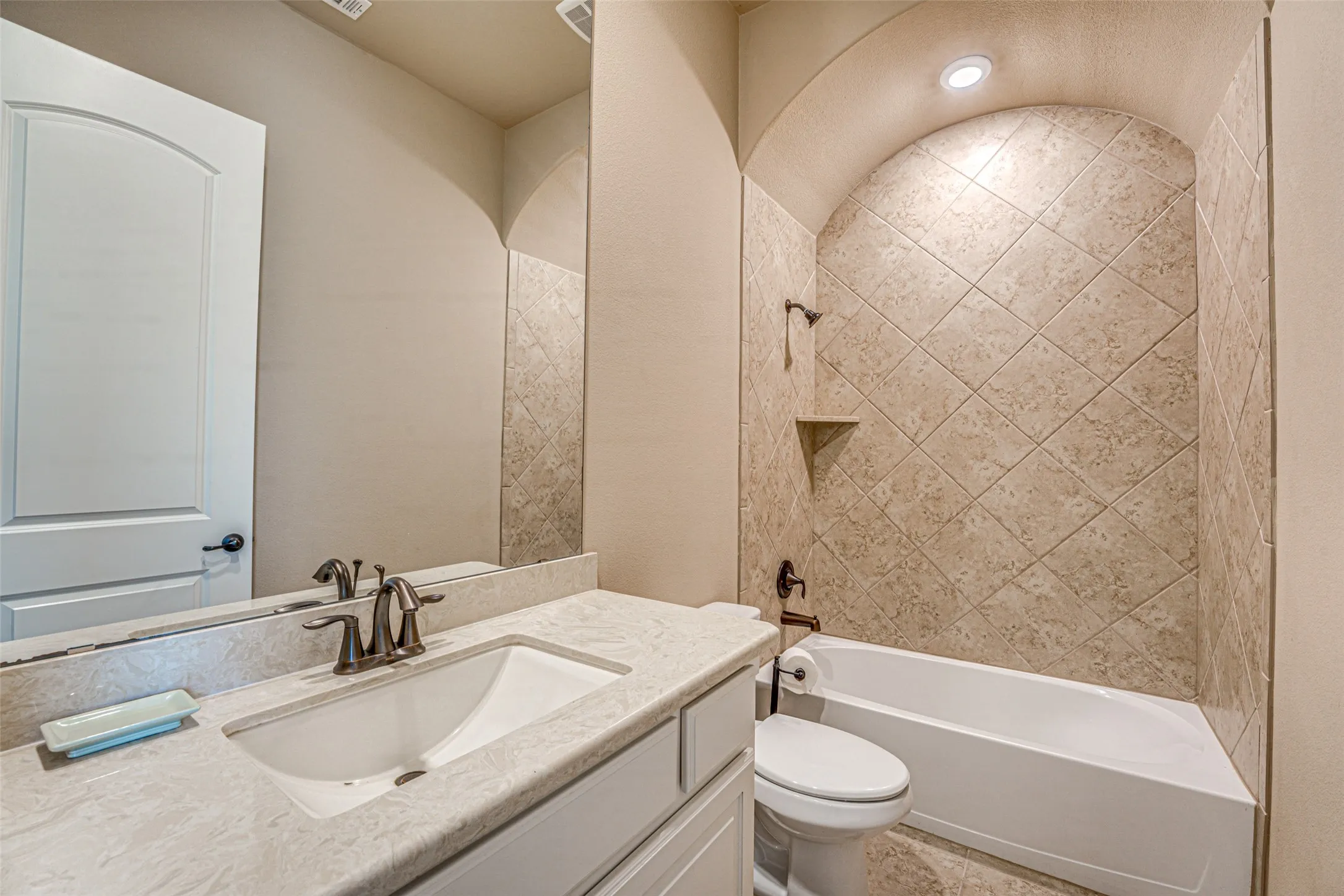 Single Family Residence For Sale in Rockwall County , 1406 Artesia Lane, Mclendon Chisholm, Texas 75032, 4 Bedroom, 5 Bathroom, 4 Garage spaces, 4,184 Sqft, built in 2014, mls#21349733, Real Estate Agent in Mclendon Chisholm, Homes For Sale in Rockwall county, Homes For Sale in Mclendon Chisholm, Realtor in Mclendon Chisholm Texas, Real Estate Brokerage Independent Realty Texas, Luminita Cordes Realtor