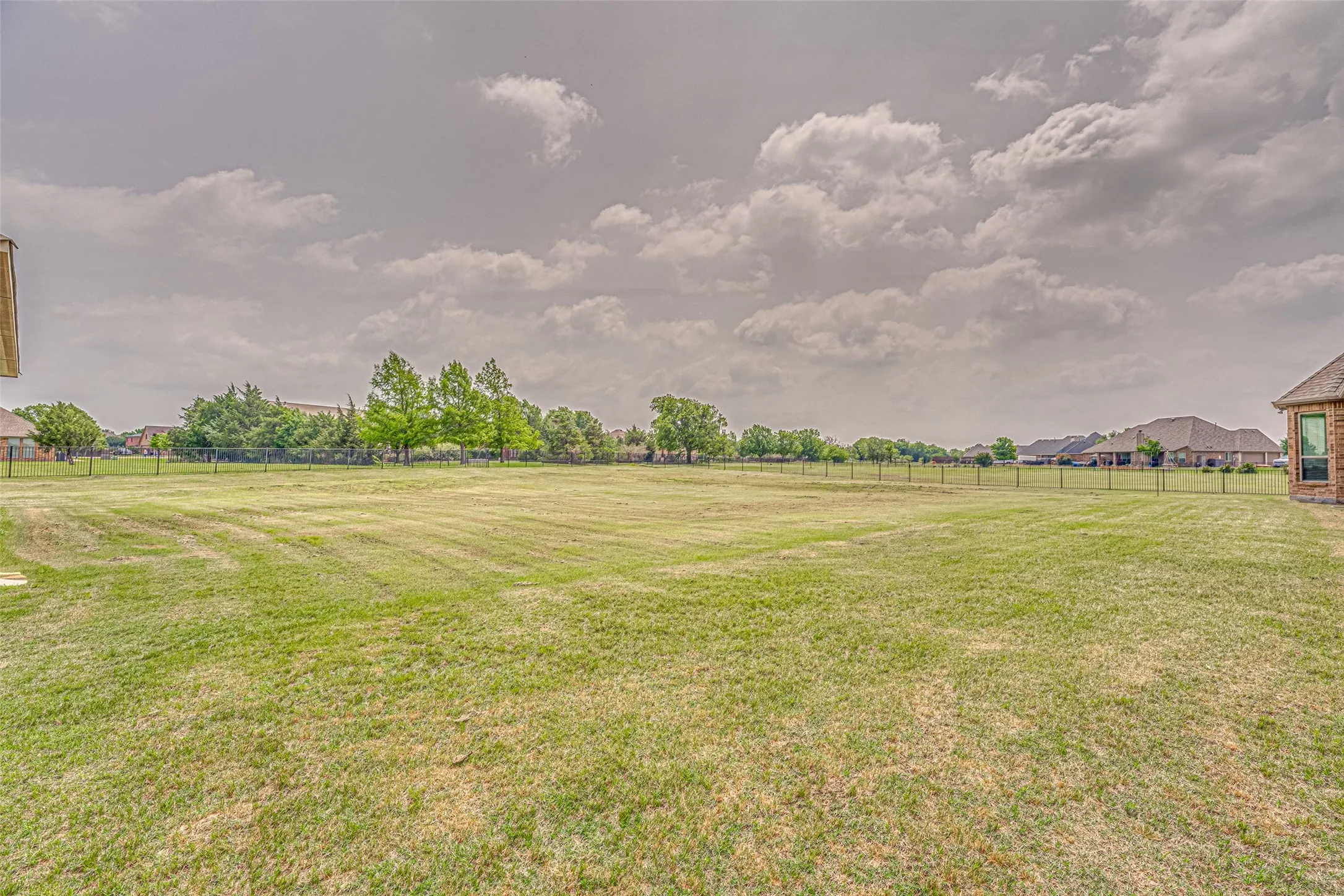 Single Family Residence For Sale in Rockwall County , 1406 Artesia Lane, Mclendon Chisholm, Texas 75032, 4 Bedroom, 5 Bathroom, 4 Garage spaces, 4,184 Sqft, built in 2014, mls#21349733, Real Estate Agent in Mclendon Chisholm, Homes For Sale in Rockwall county, Homes For Sale in Mclendon Chisholm, Realtor in Mclendon Chisholm Texas, Real Estate Brokerage Independent Realty Texas, Luminita Cordes Realtor