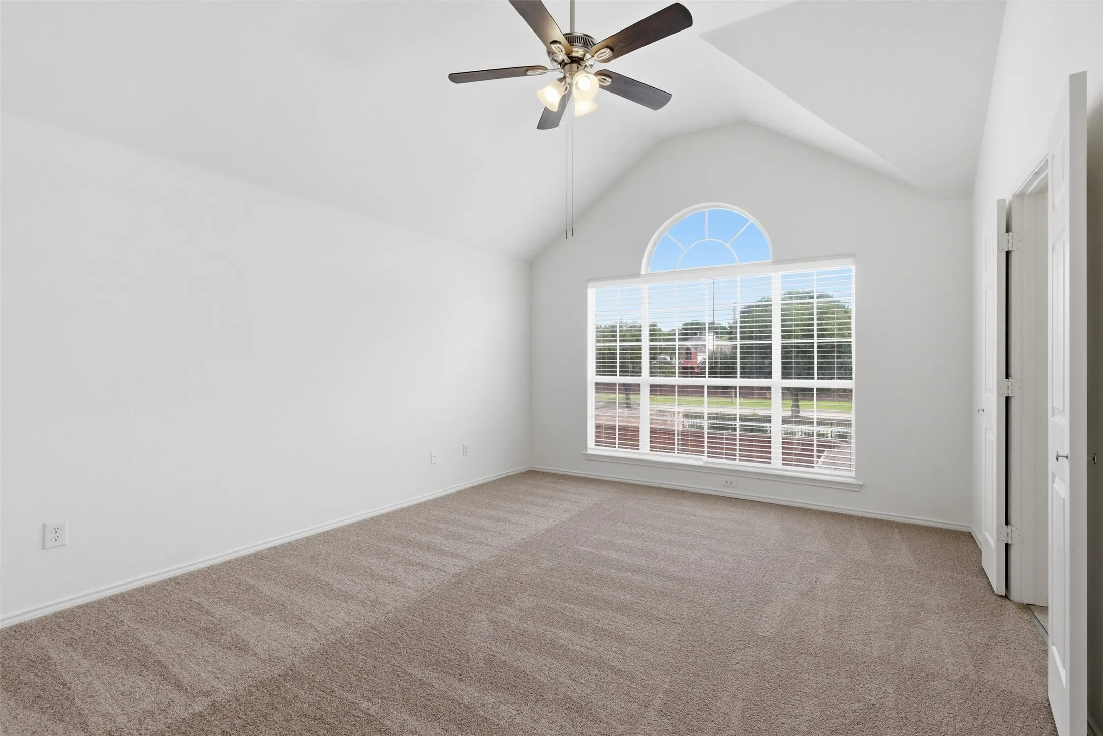Single Family Residence For Rent in Collin County , 3221 Corning Drive, Plano, Texas 75023, 3 Bedroom, 3 Bathroom, 2 Garage spaces, 1,919 Sqft, built in 1994, mls#21349758, Real Estate Agent in Plano, Homes For Rent in Collin county, Homes For Rent in Plano, Realtor in Plano Texas, Real Estate Brokerage Independent Realty Texas, Luminita Cordes Realtor