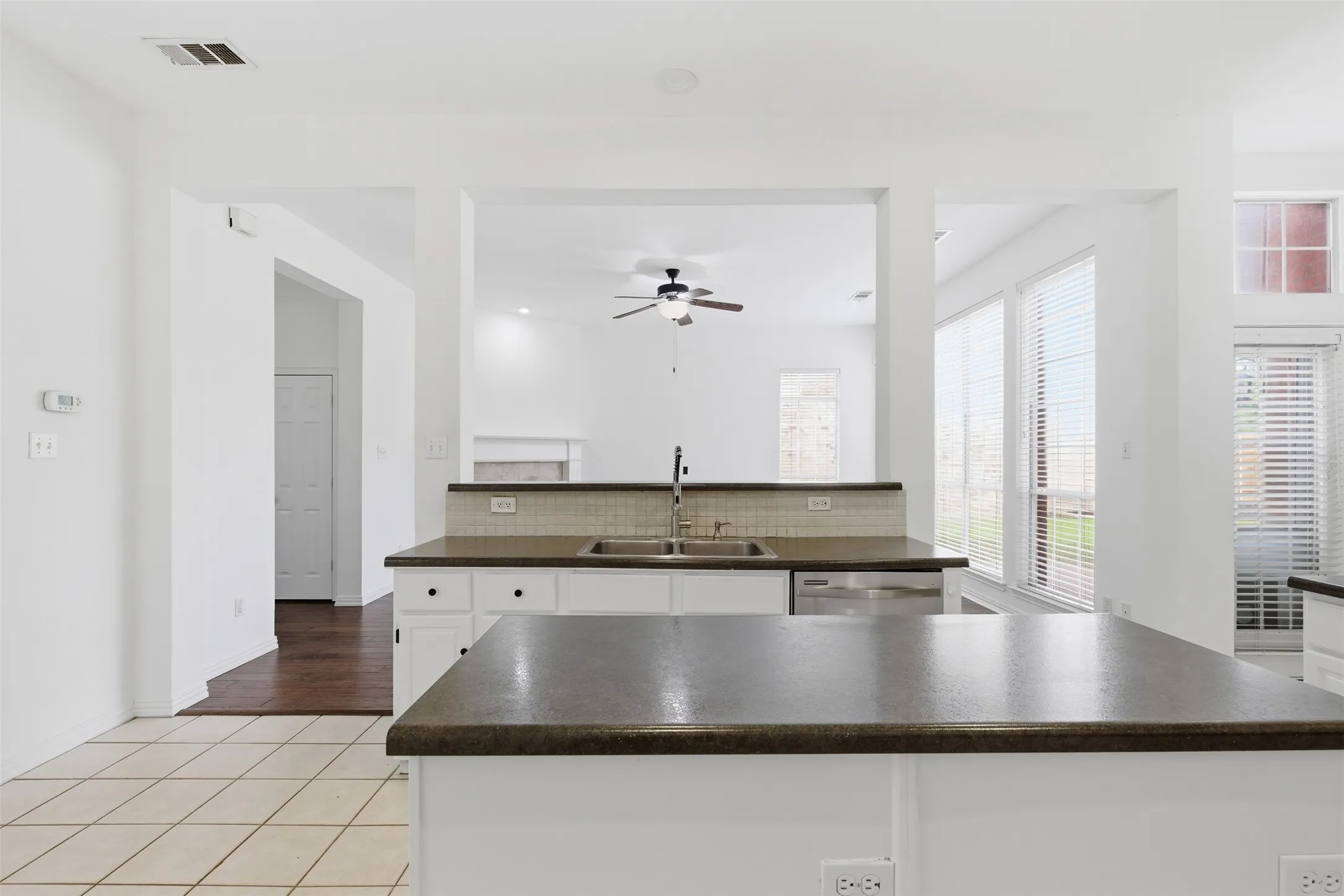Single Family Residence For Rent in Collin County , 3221 Corning Drive, Plano, Texas 75023, 3 Bedroom, 3 Bathroom, 2 Garage spaces, 1,919 Sqft, built in 1994, mls#21349758, Real Estate Agent in Plano, Homes For Rent in Collin county, Homes For Rent in Plano, Realtor in Plano Texas, Real Estate Brokerage Independent Realty Texas, Luminita Cordes Realtor