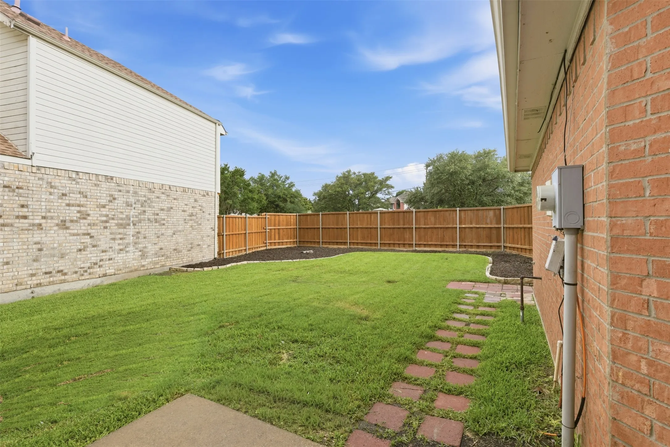 Single Family Residence For Rent in Collin County , 3221 Corning Drive, Plano, Texas 75023, 3 Bedroom, 3 Bathroom, 2 Garage spaces, 1,919 Sqft, built in 1994, mls#21349758, Real Estate Agent in Plano, Homes For Rent in Collin county, Homes For Rent in Plano, Realtor in Plano Texas, Real Estate Brokerage Independent Realty Texas, Luminita Cordes Realtor