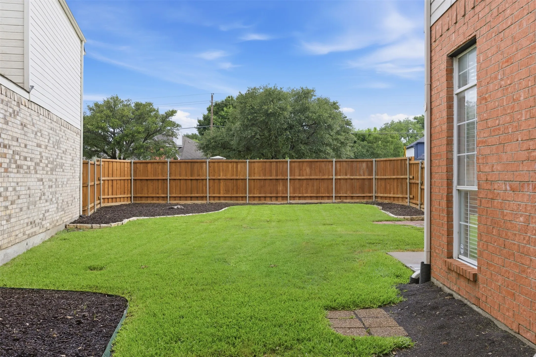 Single Family Residence For Rent in Collin County , 3221 Corning Drive, Plano, Texas 75023, 3 Bedroom, 3 Bathroom, 2 Garage spaces, 1,919 Sqft, built in 1994, mls#21349758, Real Estate Agent in Plano, Homes For Rent in Collin county, Homes For Rent in Plano, Realtor in Plano Texas, Real Estate Brokerage Independent Realty Texas, Luminita Cordes Realtor