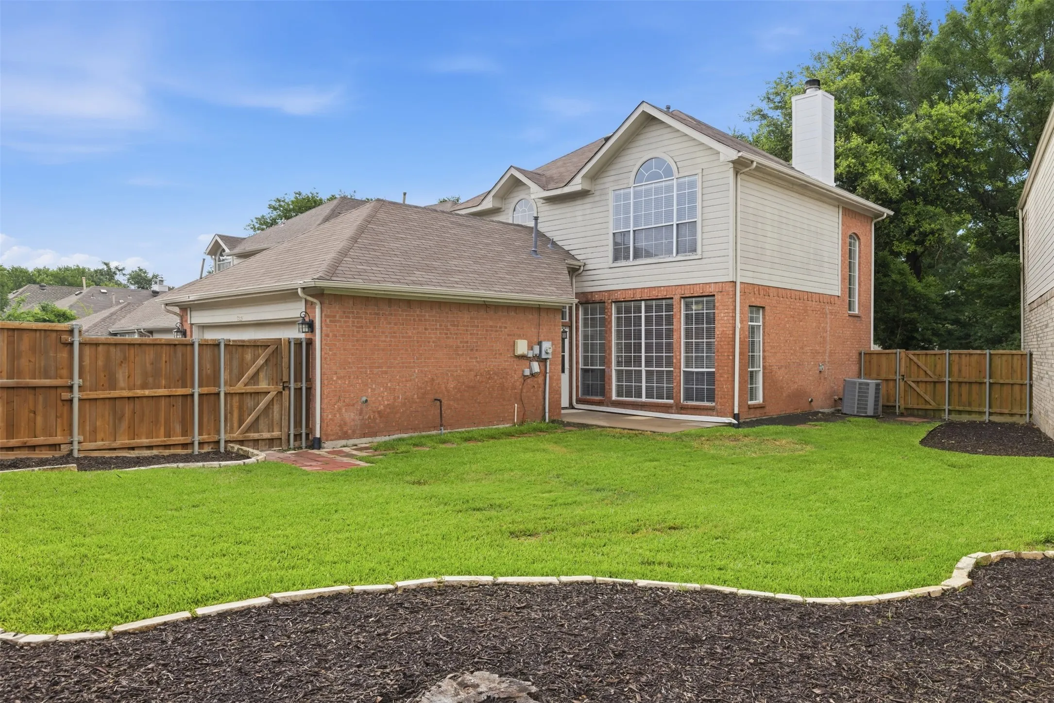 Single Family Residence For Rent in Collin County , 3221 Corning Drive, Plano, Texas 75023, 3 Bedroom, 3 Bathroom, 2 Garage spaces, 1,919 Sqft, built in 1994, mls#21349758, Real Estate Agent in Plano, Homes For Rent in Collin county, Homes For Rent in Plano, Realtor in Plano Texas, Real Estate Brokerage Independent Realty Texas, Luminita Cordes Realtor