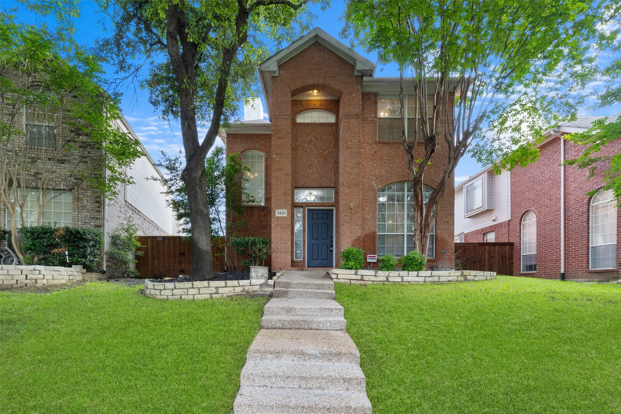 Single Family Residence For Rent in Collin County , 3221 Corning Drive, Plano, Texas 75023, 3 Bedroom, 3 Bathroom, 2 Garage spaces, 1,919 Sqft, built in 1994, mls#21349758, Real Estate Agent in Plano, Homes For Rent in Collin county, Homes For Rent in Plano, Realtor in Plano Texas, Real Estate Brokerage Independent Realty Texas, Luminita Cordes Realtor
