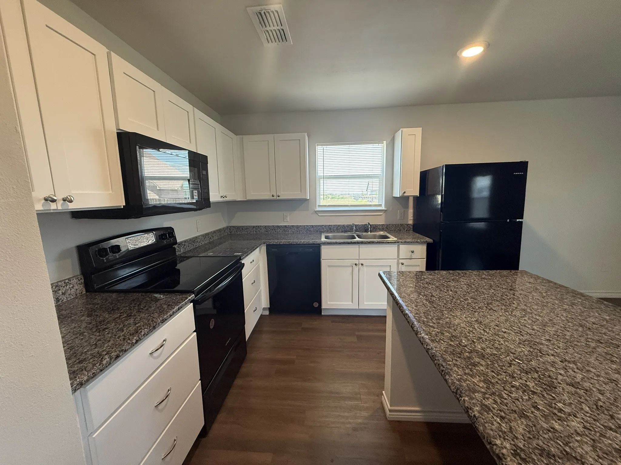 Single Family Residence For Sale in Taylor County , 7649 Vineyard Drive, Abilene, Texas 79606, 3 Bedroom, 2 Bathroom, 2 Garage spaces, 1,314 Sqft, built in 2022, mls#21346441, Real Estate Agent in Abilene, Homes For Sale in Taylor county, Homes For Sale in Abilene, Realtor in Abilene Texas, Real Estate Brokerage Independent Realty Texas, Luminita Cordes Realtor