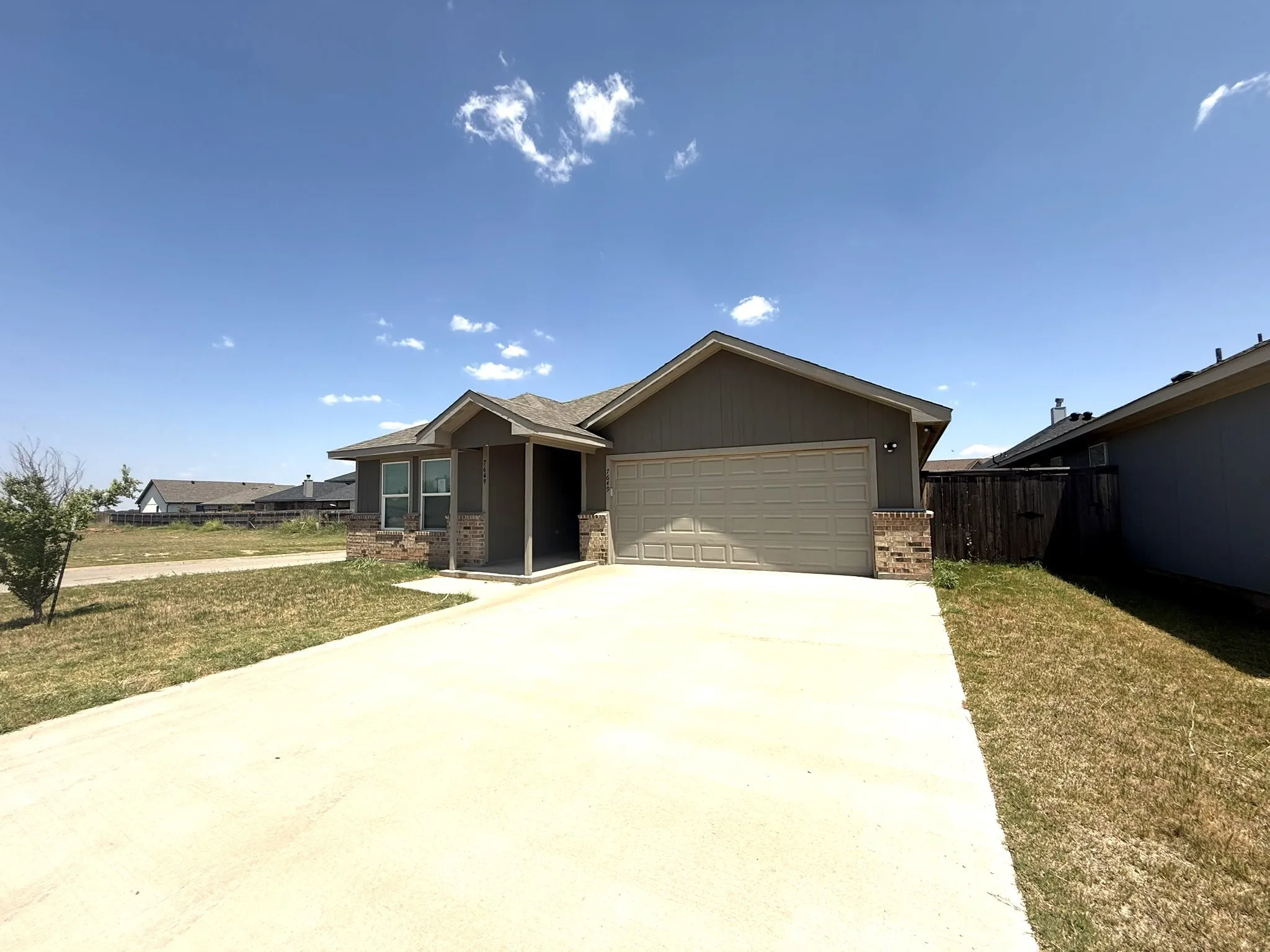 Single Family Residence For Sale in Taylor County , 7649 Vineyard Drive, Abilene, Texas 79606, 3 Bedroom, 2 Bathroom, 2 Garage spaces, 1,314 Sqft, built in 2022, mls#21346441, Real Estate Agent in Abilene, Homes For Sale in Taylor county, Homes For Sale in Abilene, Realtor in Abilene Texas, Real Estate Brokerage Independent Realty Texas, Luminita Cordes Realtor