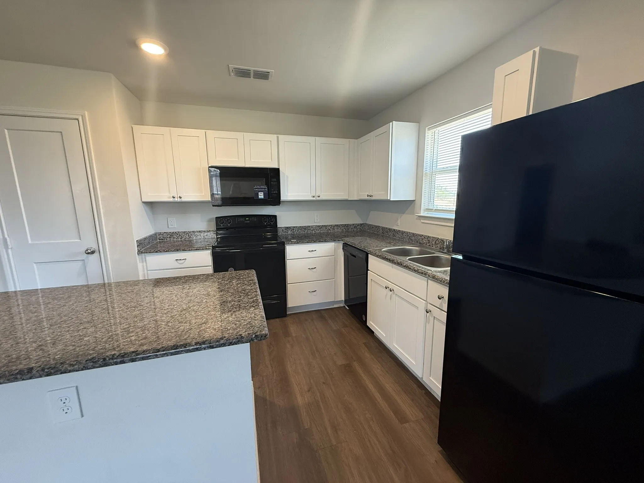 Single Family Residence For Sale in Taylor County , 7649 Vineyard Drive, Abilene, Texas 79606, 3 Bedroom, 2 Bathroom, 2 Garage spaces, 1,314 Sqft, built in 2022, mls#21346441, Real Estate Agent in Abilene, Homes For Sale in Taylor county, Homes For Sale in Abilene, Realtor in Abilene Texas, Real Estate Brokerage Independent Realty Texas, Luminita Cordes Realtor