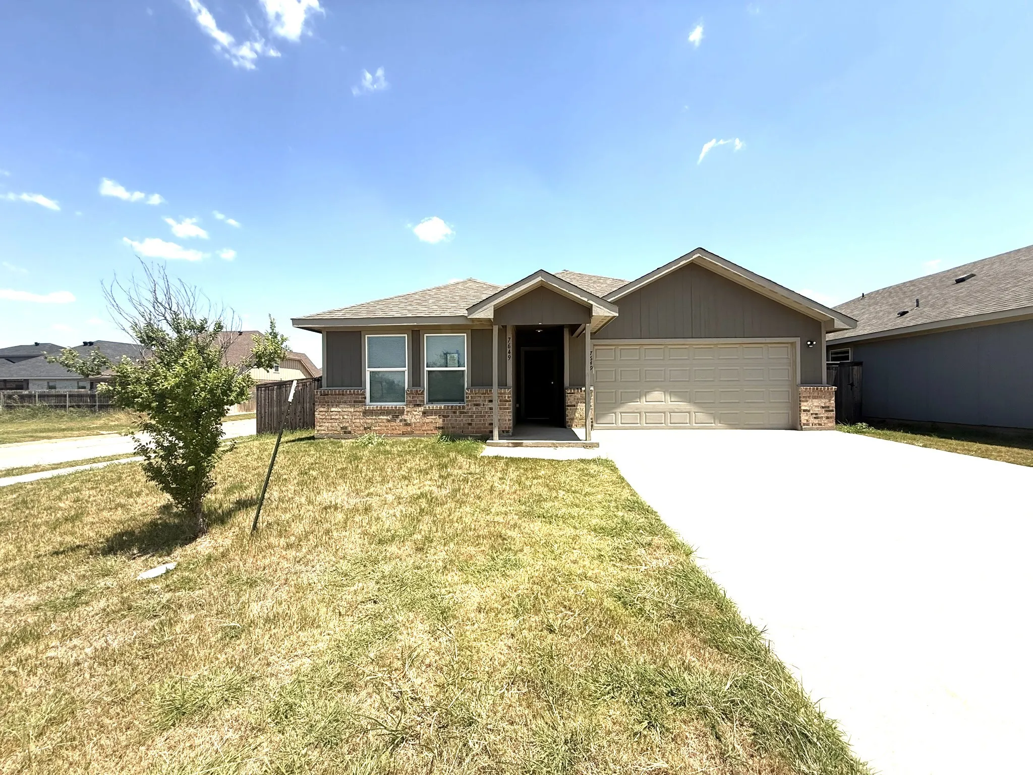 Single Family Residence For Sale in Taylor County , 7649 Vineyard Drive, Abilene, Texas 79606, 3 Bedroom, 2 Bathroom, 2 Garage spaces, 1,314 Sqft, built in 2022, mls#21346441, Real Estate Agent in Abilene, Homes For Sale in Taylor county, Homes For Sale in Abilene, Realtor in Abilene Texas, Real Estate Brokerage Independent Realty Texas, Luminita Cordes Realtor
