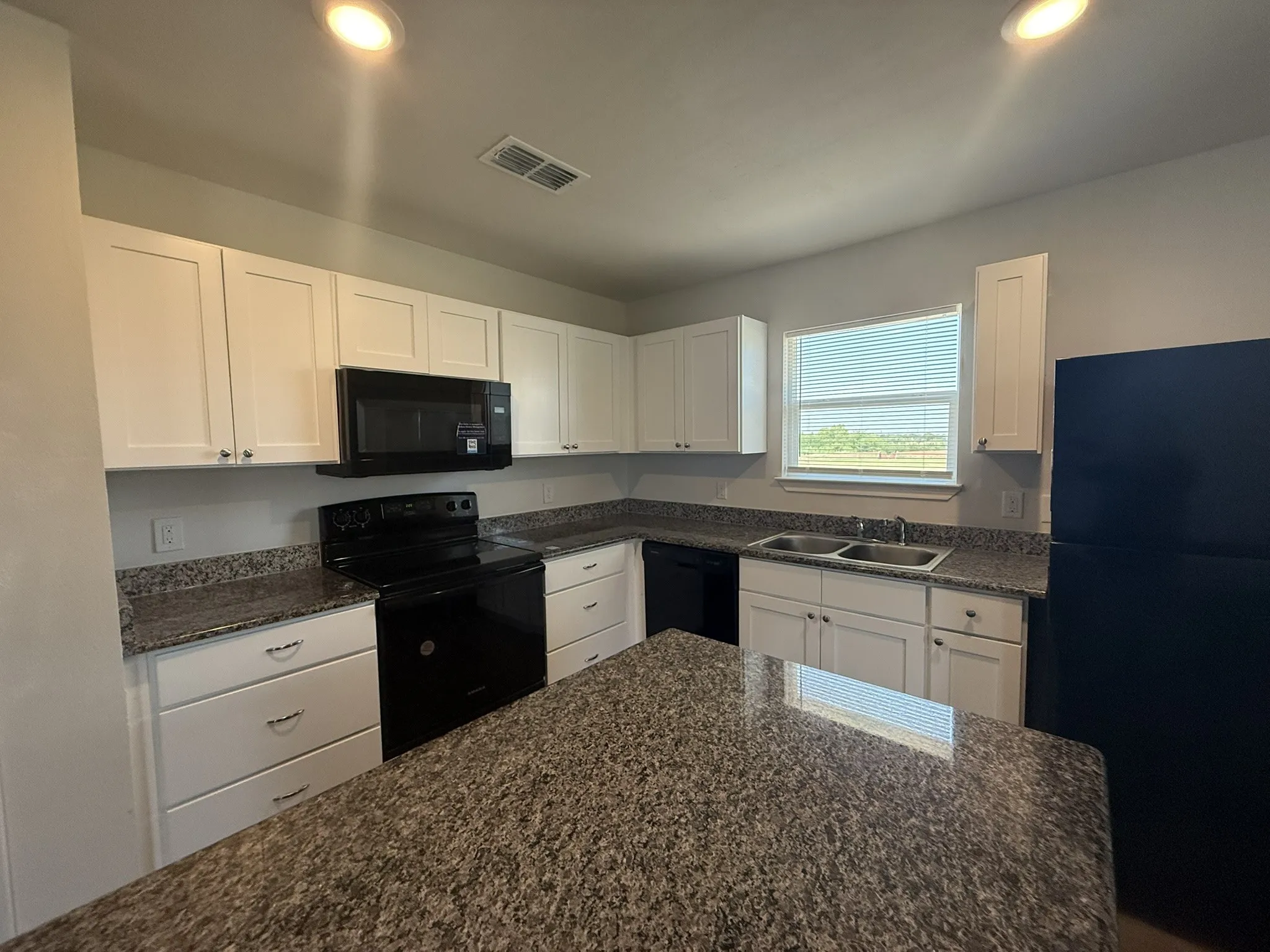 Single Family Residence For Sale in Taylor County , 7649 Vineyard Drive, Abilene, Texas 79606, 3 Bedroom, 2 Bathroom, 2 Garage spaces, 1,314 Sqft, built in 2022, mls#21346441, Real Estate Agent in Abilene, Homes For Sale in Taylor county, Homes For Sale in Abilene, Realtor in Abilene Texas, Real Estate Brokerage Independent Realty Texas, Luminita Cordes Realtor