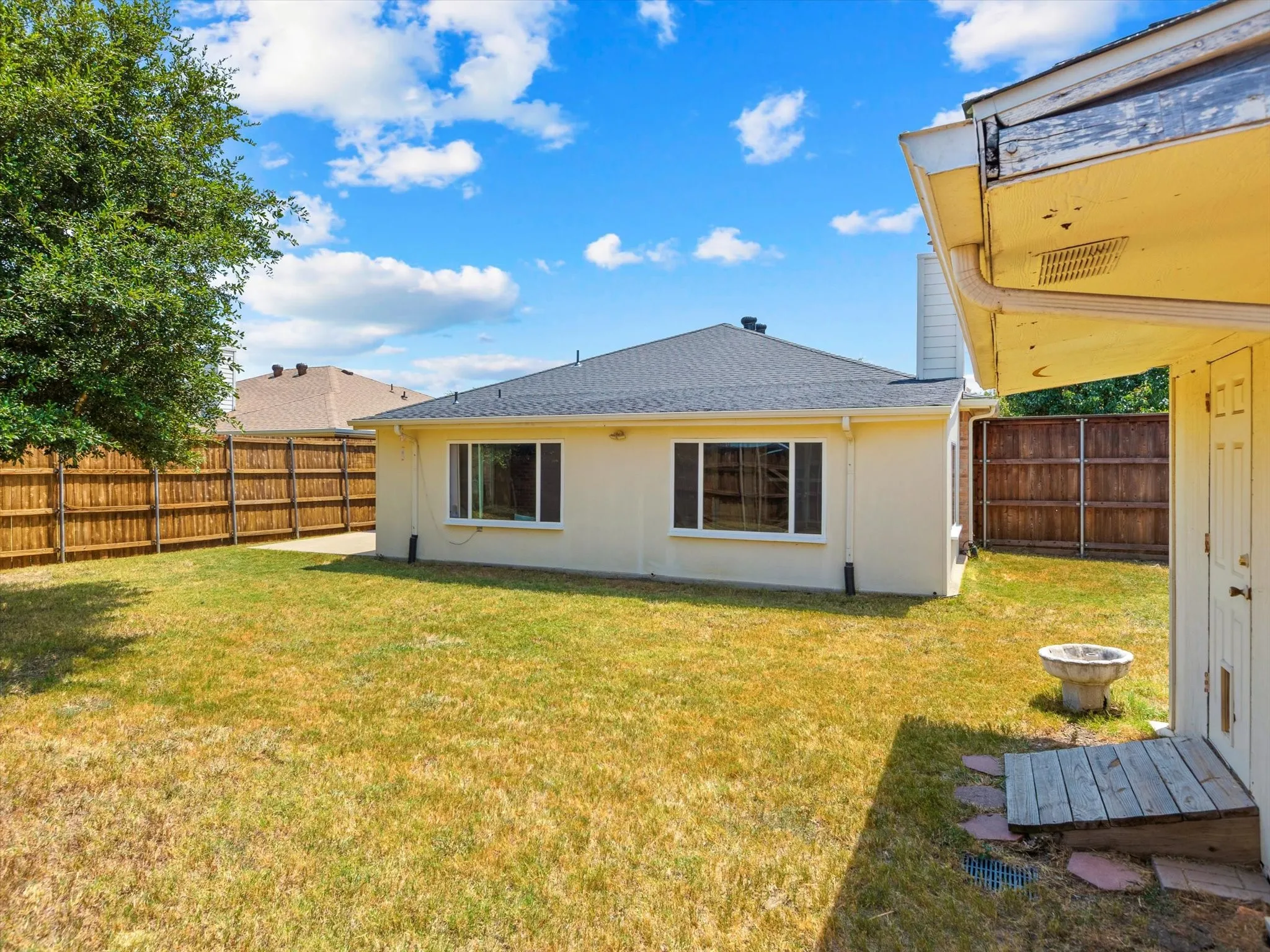 Single Family Residence For Sale in Collin County , 325 Lake Travis Drive, Wylie, Texas 75098, 3 Bedroom, 2 Bathroom, 2 Garage spaces, 1,479 Sqft, built in 2001, mls#21349743, Real Estate Agent in Wylie, Homes For Sale in Collin county, Homes For Sale in Wylie, Realtor in Wylie Texas, Real Estate Brokerage Independent Realty Texas, Luminita Cordes Realtor