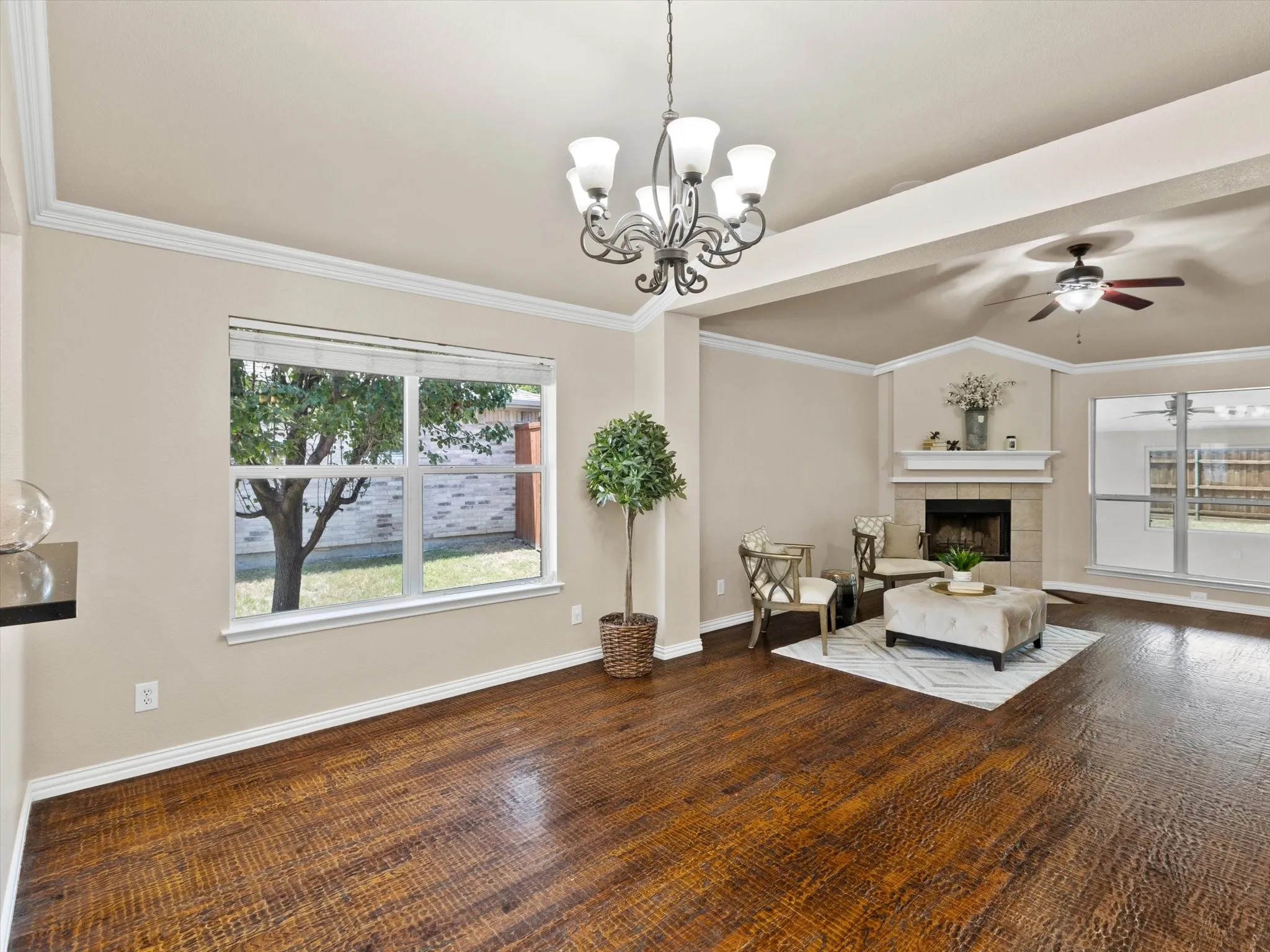 Single Family Residence For Sale in Collin County , 325 Lake Travis Drive, Wylie, Texas 75098, 3 Bedroom, 2 Bathroom, 2 Garage spaces, 1,479 Sqft, built in 2001, mls#21349743, Real Estate Agent in Wylie, Homes For Sale in Collin county, Homes For Sale in Wylie, Realtor in Wylie Texas, Real Estate Brokerage Independent Realty Texas, Luminita Cordes Realtor