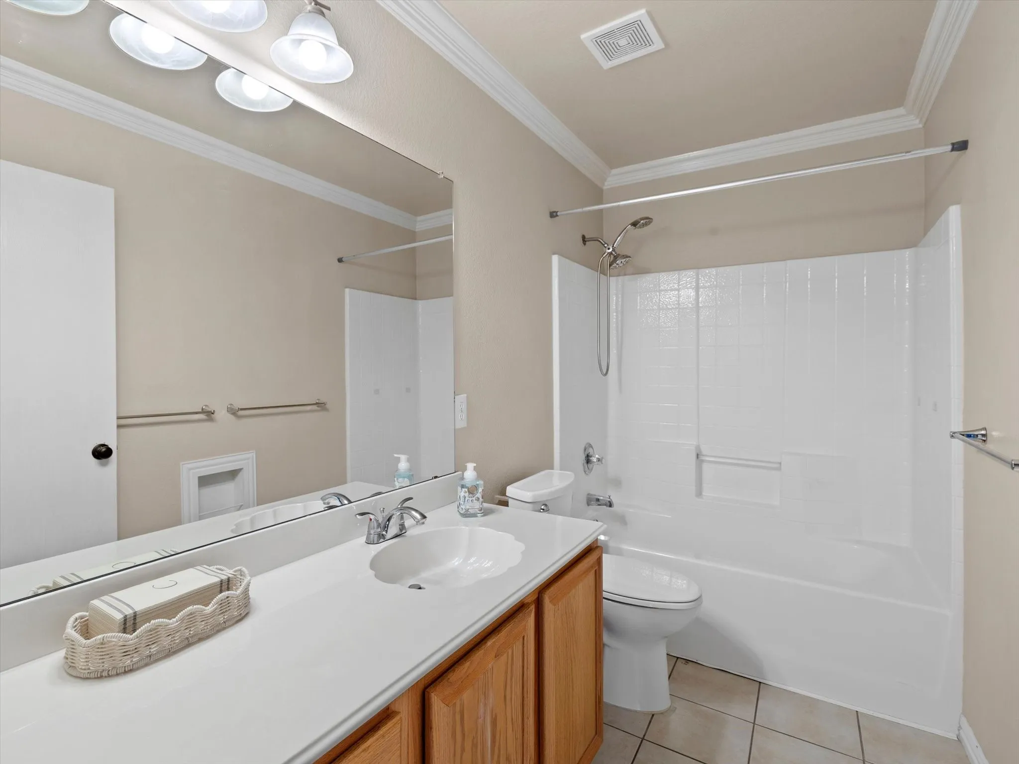 Single Family Residence For Sale in Collin County , 325 Lake Travis Drive, Wylie, Texas 75098, 3 Bedroom, 2 Bathroom, 2 Garage spaces, 1,479 Sqft, built in 2001, mls#21349743, Real Estate Agent in Wylie, Homes For Sale in Collin county, Homes For Sale in Wylie, Realtor in Wylie Texas, Real Estate Brokerage Independent Realty Texas, Luminita Cordes Realtor