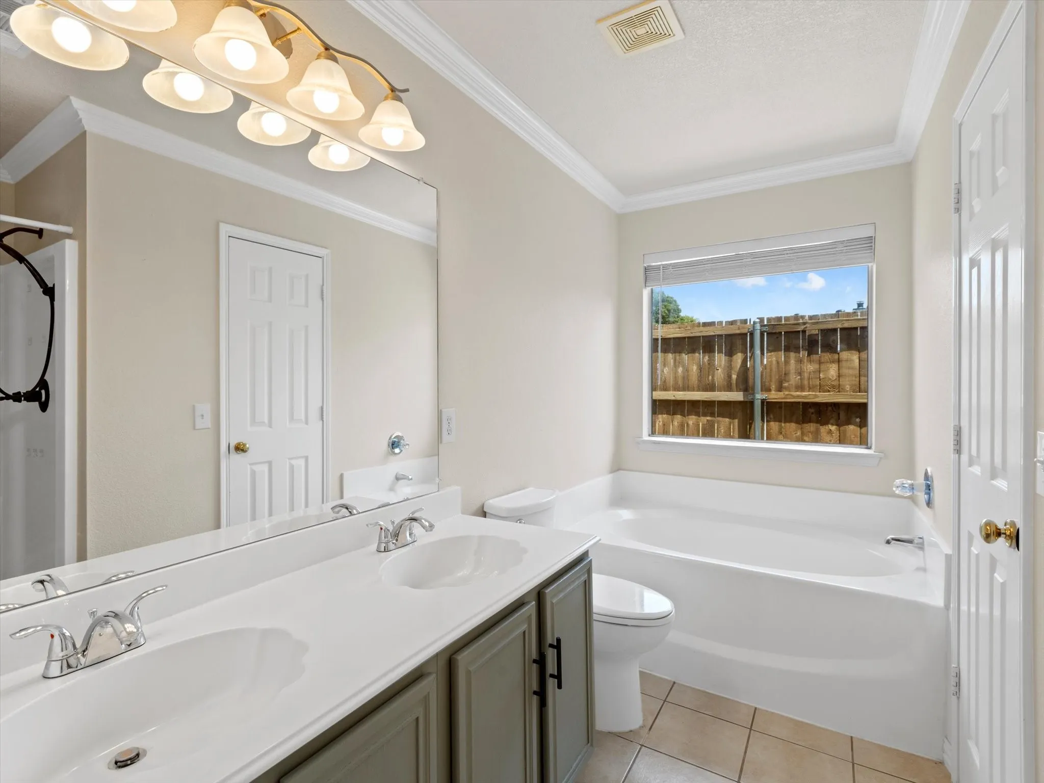 Single Family Residence For Sale in Collin County , 325 Lake Travis Drive, Wylie, Texas 75098, 3 Bedroom, 2 Bathroom, 2 Garage spaces, 1,479 Sqft, built in 2001, mls#21349743, Real Estate Agent in Wylie, Homes For Sale in Collin county, Homes For Sale in Wylie, Realtor in Wylie Texas, Real Estate Brokerage Independent Realty Texas, Luminita Cordes Realtor