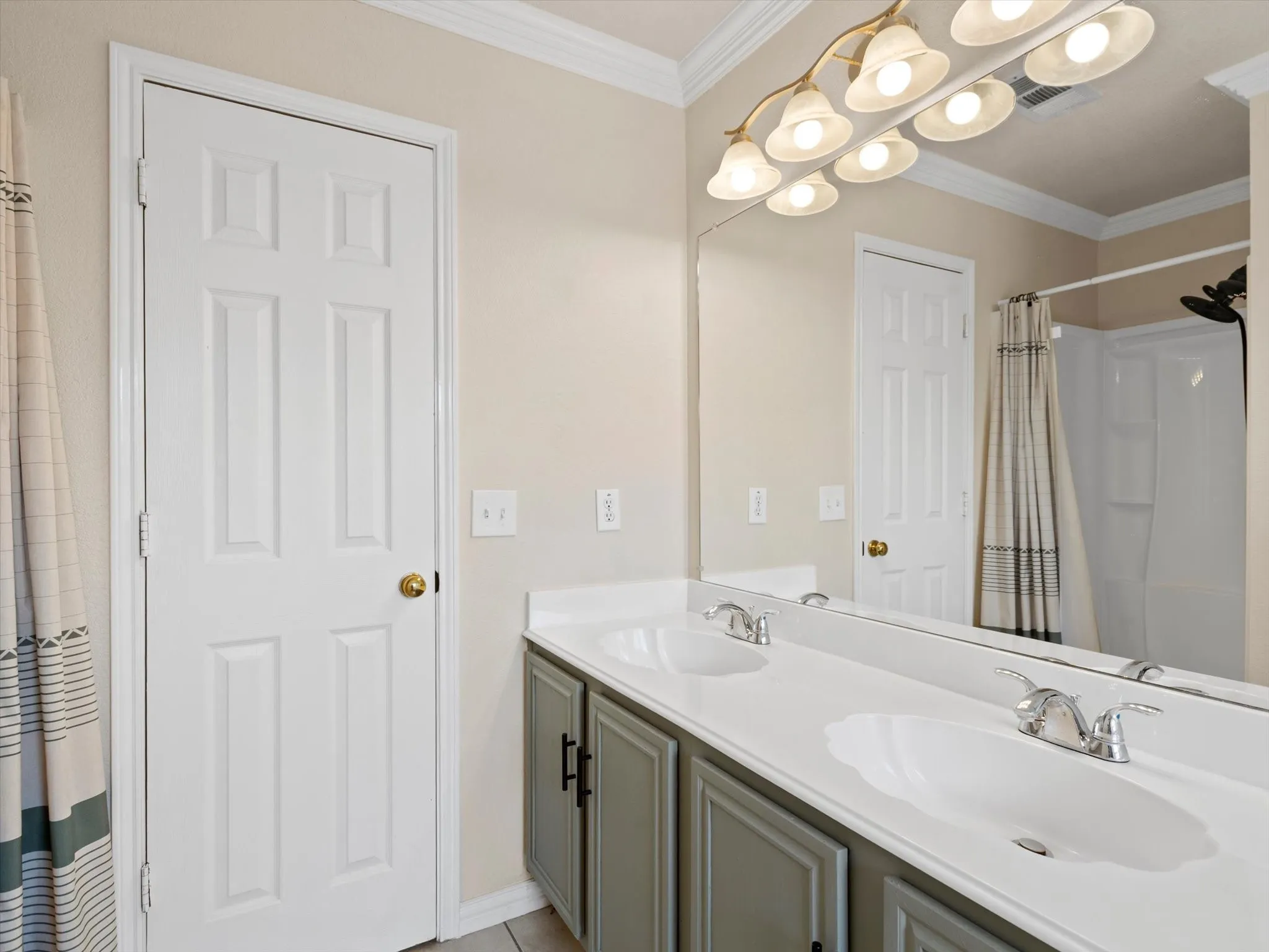 Single Family Residence For Sale in Collin County , 325 Lake Travis Drive, Wylie, Texas 75098, 3 Bedroom, 2 Bathroom, 2 Garage spaces, 1,479 Sqft, built in 2001, mls#21349743, Real Estate Agent in Wylie, Homes For Sale in Collin county, Homes For Sale in Wylie, Realtor in Wylie Texas, Real Estate Brokerage Independent Realty Texas, Luminita Cordes Realtor