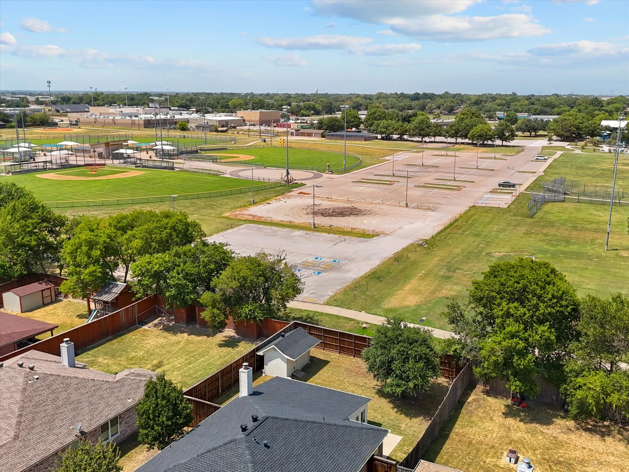 Single Family Residence For Sale in Collin County , 325 Lake Travis Drive, Wylie, Texas 75098, 3 Bedroom, 2 Bathroom, 2 Garage spaces, 1,479 Sqft, built in 2001, mls#21349743, Real Estate Agent in Wylie, Homes For Sale in Collin county, Homes For Sale in Wylie, Realtor in Wylie Texas, Real Estate Brokerage Independent Realty Texas, Luminita Cordes Realtor