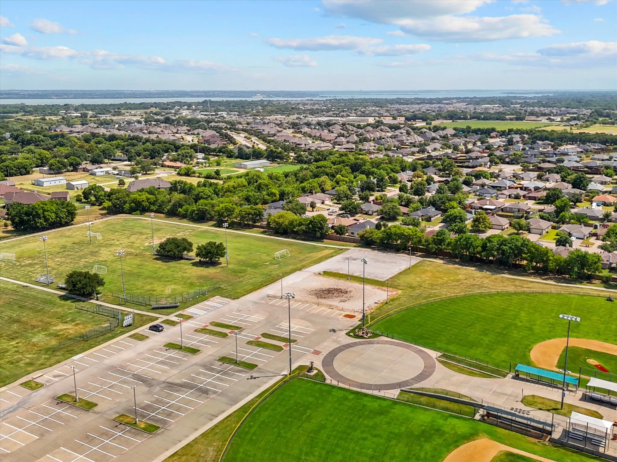 Single Family Residence For Sale in Collin County , 325 Lake Travis Drive, Wylie, Texas 75098, 3 Bedroom, 2 Bathroom, 2 Garage spaces, 1,479 Sqft, built in 2001, mls#21349743, Real Estate Agent in Wylie, Homes For Sale in Collin county, Homes For Sale in Wylie, Realtor in Wylie Texas, Real Estate Brokerage Independent Realty Texas, Luminita Cordes Realtor