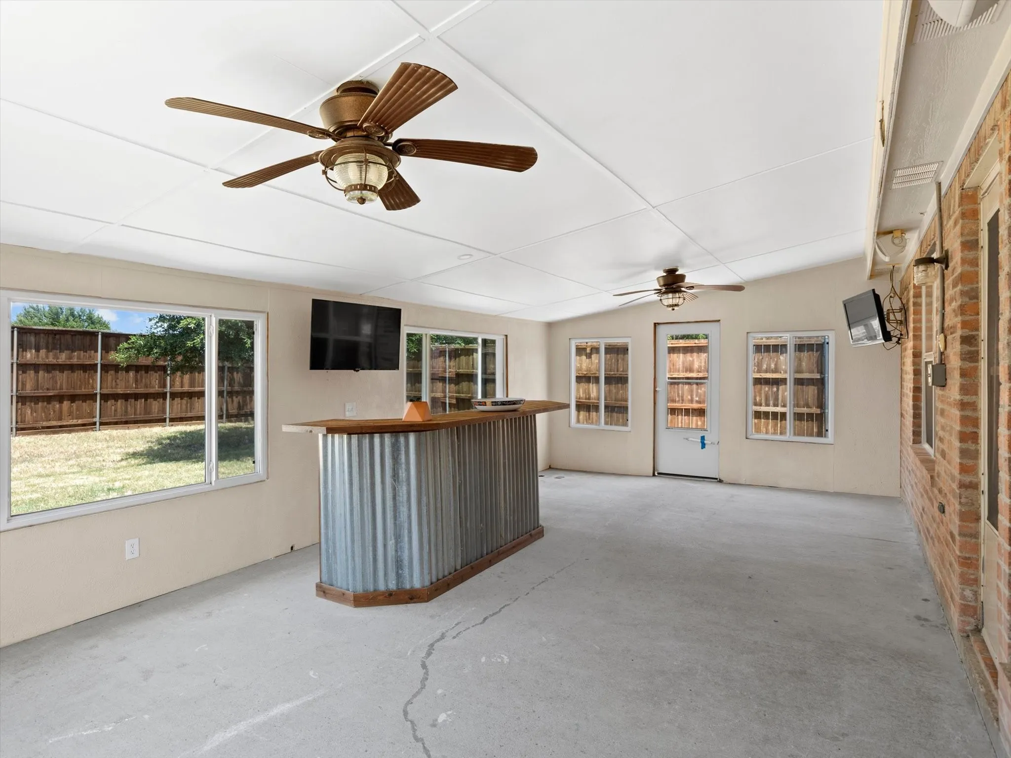 Single Family Residence For Sale in Collin County , 325 Lake Travis Drive, Wylie, Texas 75098, 3 Bedroom, 2 Bathroom, 2 Garage spaces, 1,479 Sqft, built in 2001, mls#21349743, Real Estate Agent in Wylie, Homes For Sale in Collin county, Homes For Sale in Wylie, Realtor in Wylie Texas, Real Estate Brokerage Independent Realty Texas, Luminita Cordes Realtor