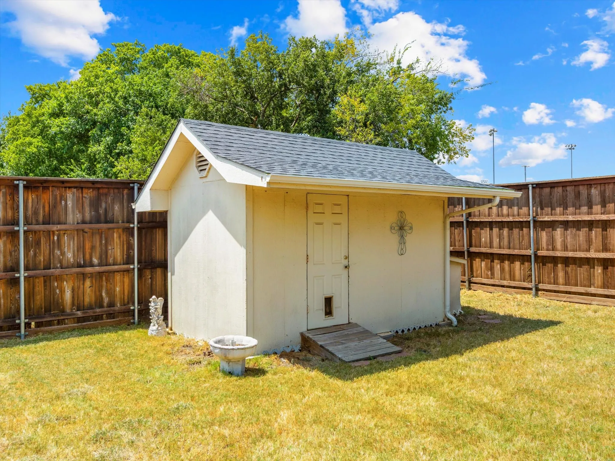 Single Family Residence For Sale in Collin County , 325 Lake Travis Drive, Wylie, Texas 75098, 3 Bedroom, 2 Bathroom, 2 Garage spaces, 1,479 Sqft, built in 2001, mls#21349743, Real Estate Agent in Wylie, Homes For Sale in Collin county, Homes For Sale in Wylie, Realtor in Wylie Texas, Real Estate Brokerage Independent Realty Texas, Luminita Cordes Realtor