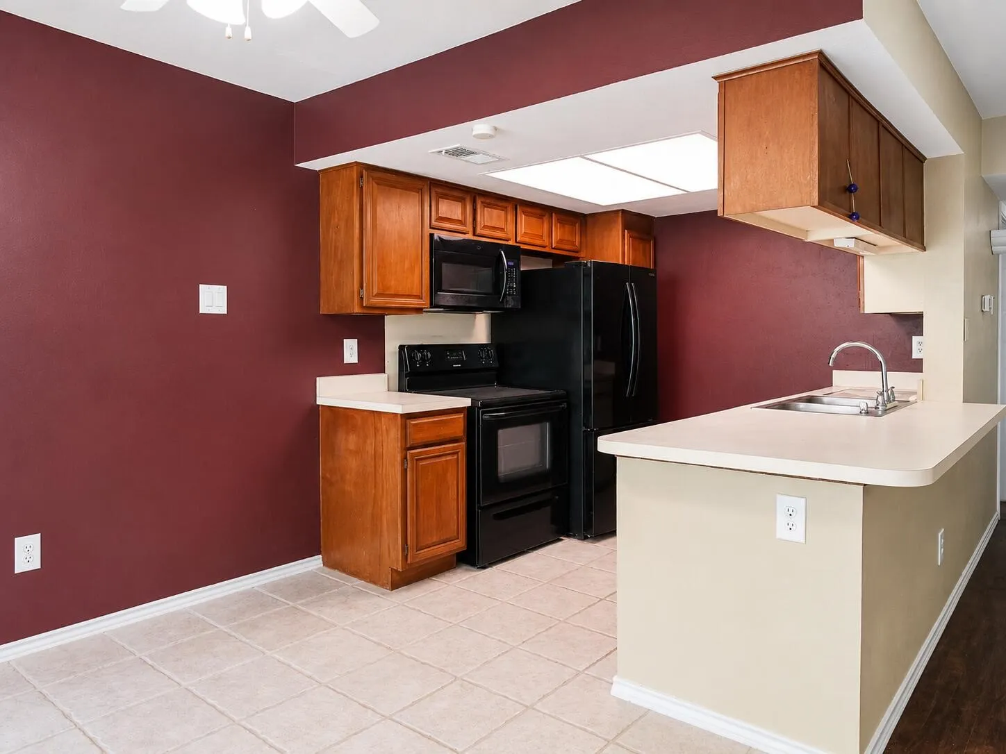 Condominium For Sale in Dallas County , 4452 Chaha Road 202, Garland, Texas 75043, 2 Bedroom, 2 Bathroom, Garage spaces, 943 Sqft, built in 1981, mls#21349765, Real Estate Agent in Garland, Homes For Sale in Dallas county, Homes For Sale in Garland, Realtor in Garland Texas, Real Estate Brokerage Independent Realty Texas, Luminita Cordes Realtor