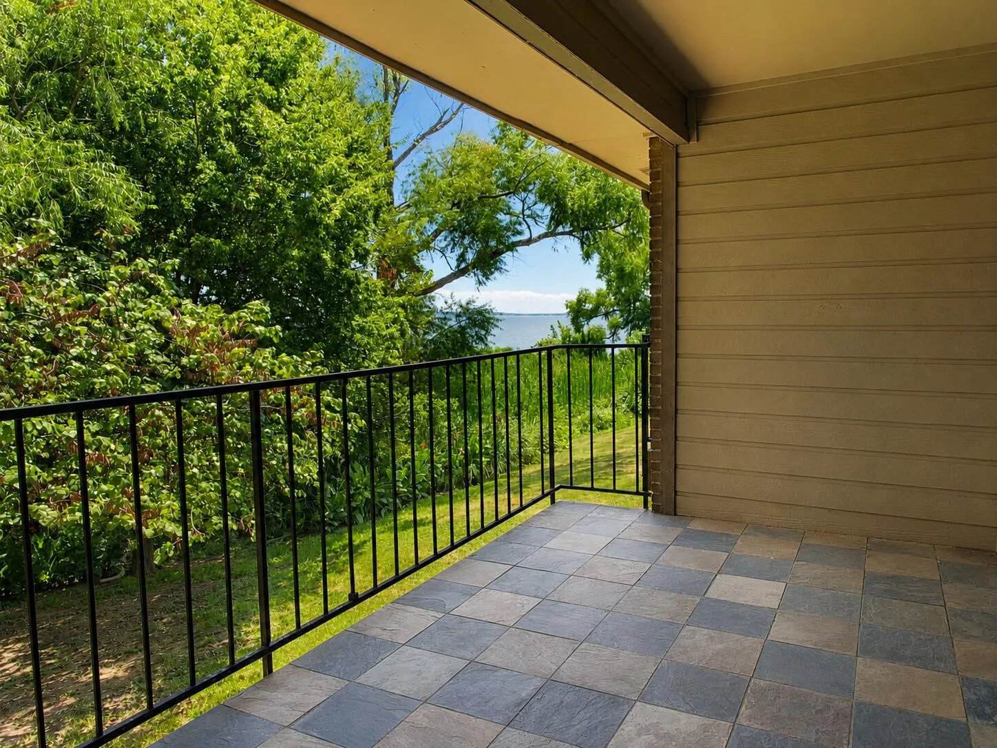 Condominium For Sale in Dallas County , 4452 Chaha Road 202, Garland, Texas 75043, 2 Bedroom, 2 Bathroom, Garage spaces, 943 Sqft, built in 1981, mls#21349765, Real Estate Agent in Garland, Homes For Sale in Dallas county, Homes For Sale in Garland, Realtor in Garland Texas, Real Estate Brokerage Independent Realty Texas, Luminita Cordes Realtor