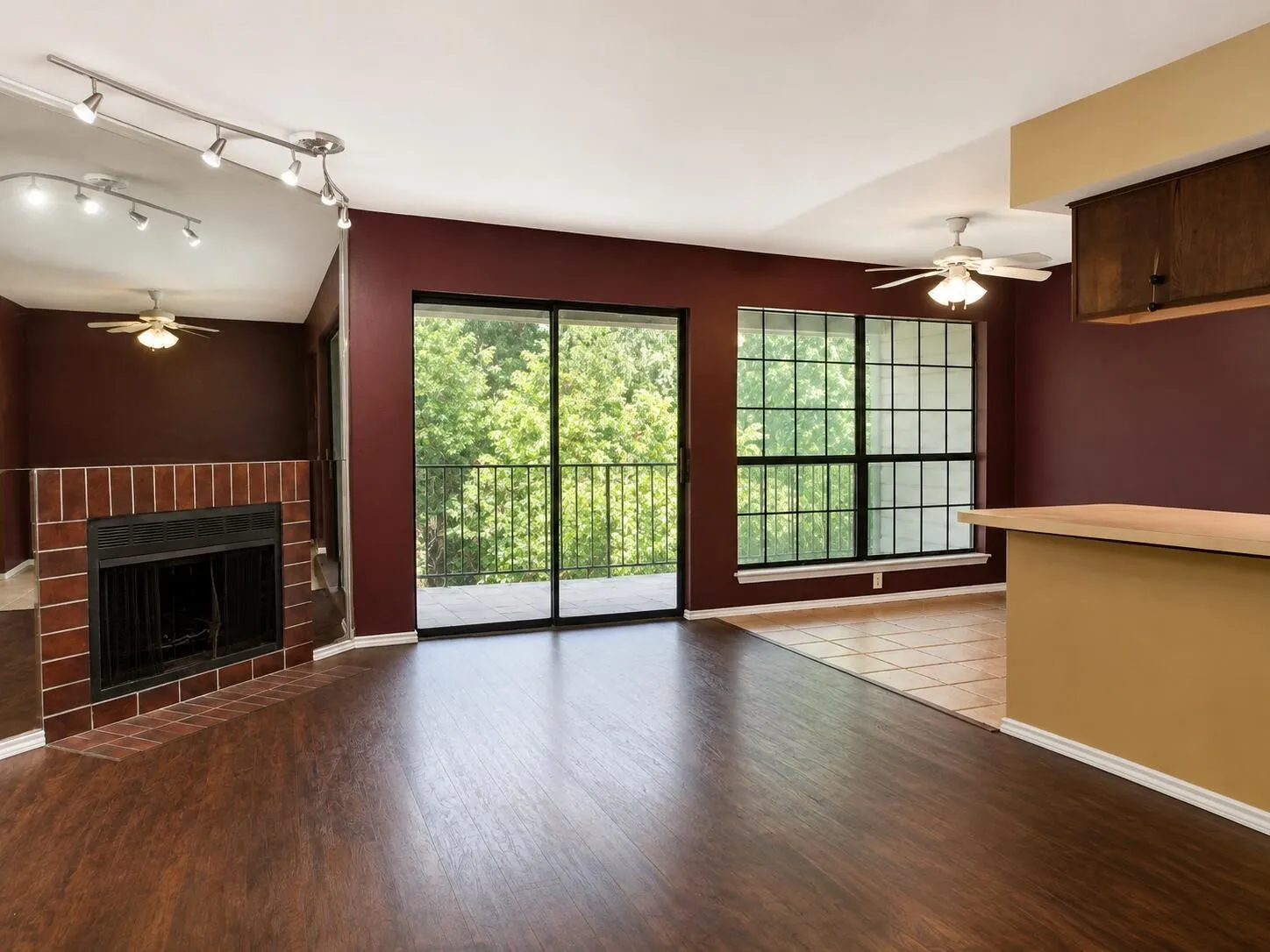 Condominium For Sale in Dallas County , 4452 Chaha Road 202, Garland, Texas 75043, 2 Bedroom, 2 Bathroom, Garage spaces, 943 Sqft, built in 1981, mls#21349765, Real Estate Agent in Garland, Homes For Sale in Dallas county, Homes For Sale in Garland, Realtor in Garland Texas, Real Estate Brokerage Independent Realty Texas, Luminita Cordes Realtor