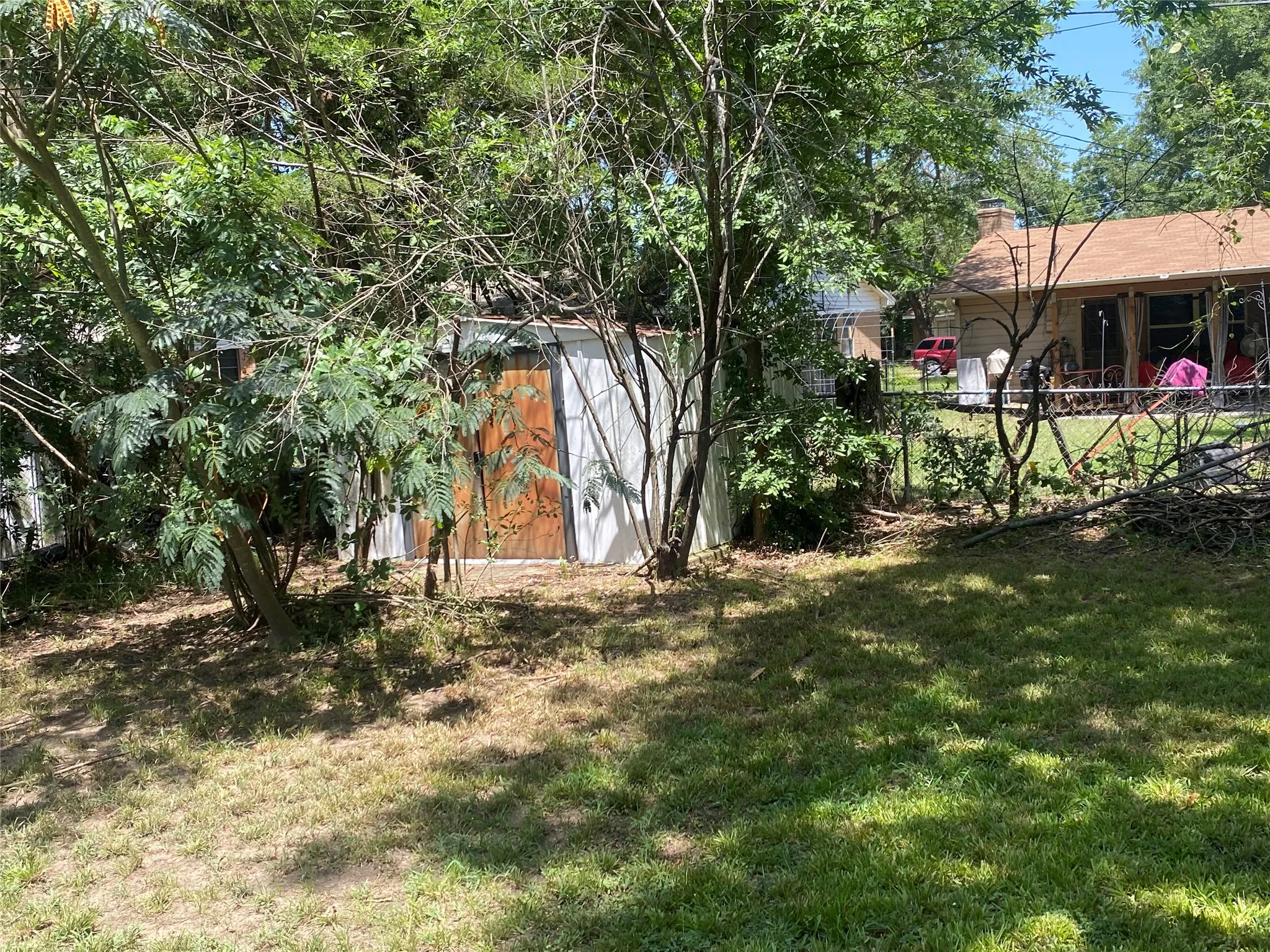 Single Family Residence For Sale in Lamar County , 3271 Hubbard Street, Paris, Texas 75460, 3 Bedroom, 2 Bathroom, 2 Garage spaces, 1,992 Sqft, built in 1965, mls#21343474, Real Estate Agent in Paris, Homes For Sale in Lamar county, Homes For Sale in Paris, Realtor in Paris Texas, Real Estate Brokerage Independent Realty Texas, Luminita Cordes Realtor