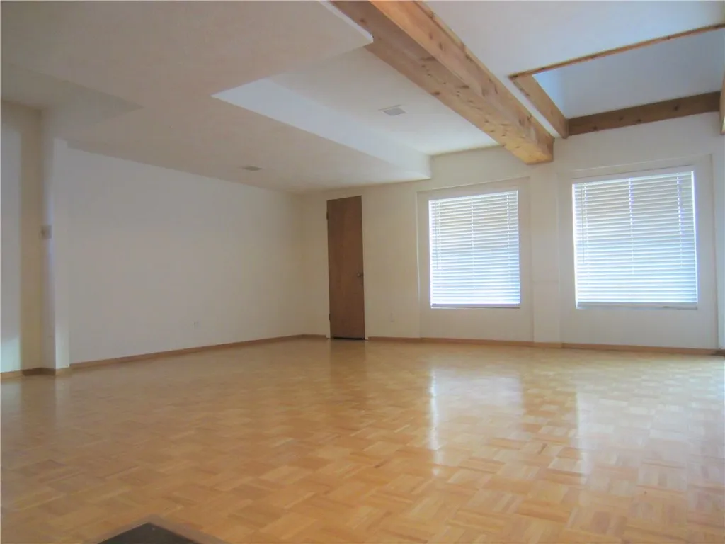 Single Family Residence For Rent in Denton County , 206 Solar Way, Denton, Texas 76207, 3 Bedroom, 2 Bathroom, 2 Garage spaces, 1,864 Sqft, built in 1981, mls#21349780, Real Estate Agent in Denton, Homes For Rent in Denton county, Homes For Rent in Denton, Realtor in Denton Texas, Real Estate Brokerage Independent Realty Texas, Luminita Cordes Realtor