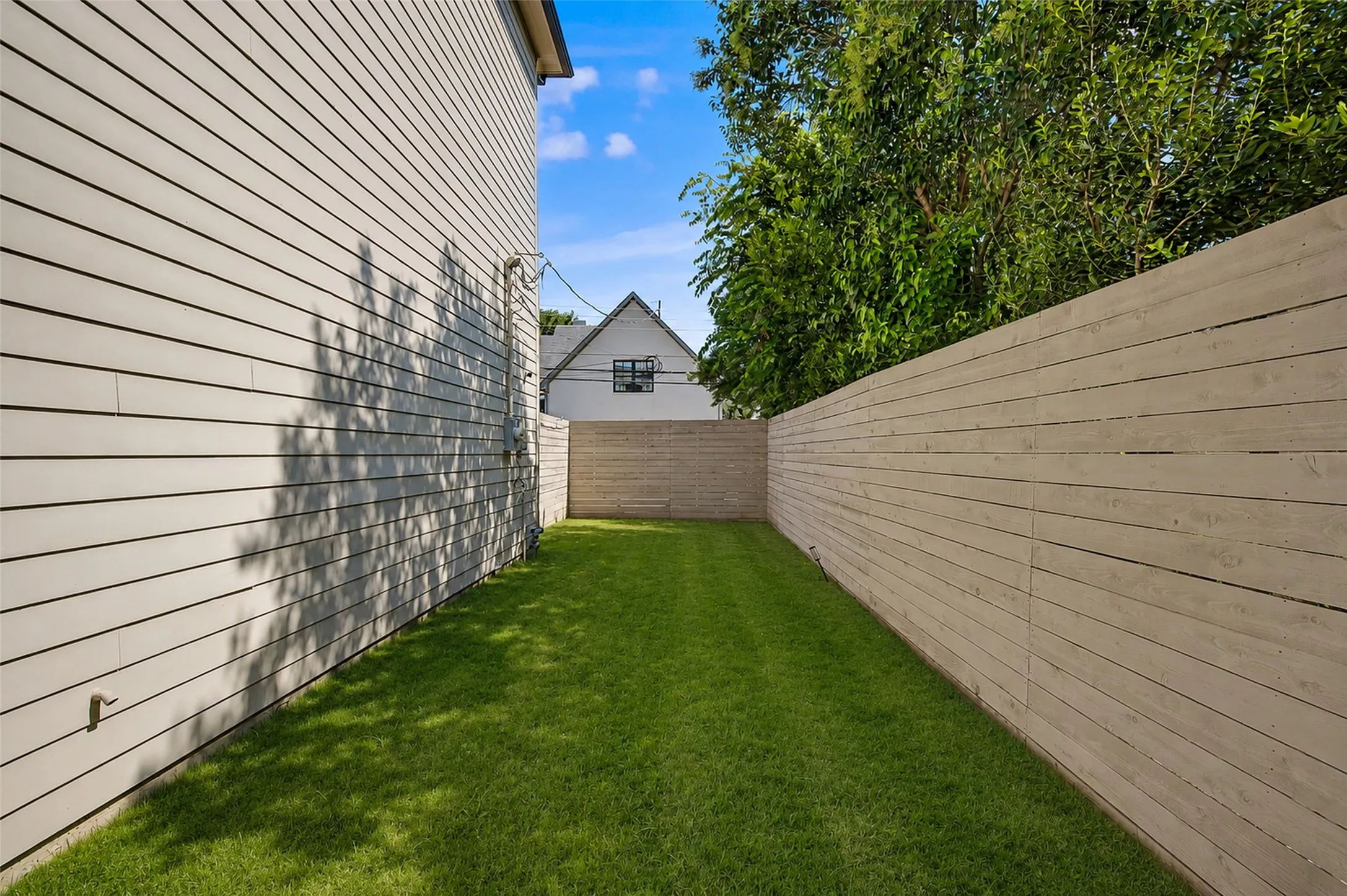 Single Family Residence For Sale in Dallas County , 3611 Northwest Parkway, University Park, Texas 75225, 4 Bedroom, 5 Bathroom, 2 Garage spaces, 4,335 Sqft, built in 2019, Price $2,049,000, mls#21339322, Real Estate Agent in University Park, Homes For Sale in Dallas county, Homes For Sale in University Park, Realtor in University Park Texas, Real Estate Brokerage Independent Realty Texas, Luminita Cordes Realtor