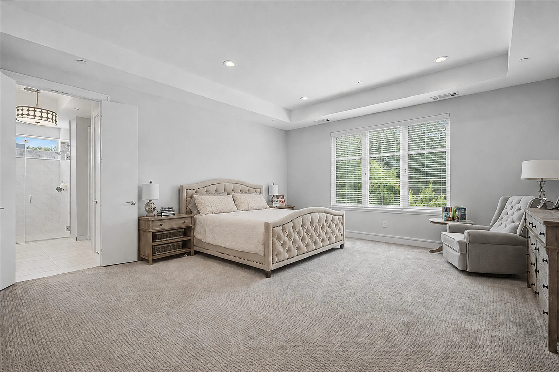 Single Family Residence For Sale in Dallas County , 3611 Northwest Parkway, University Park, Texas 75225, 4 Bedroom, 5 Bathroom, 2 Garage spaces, 4,335 Sqft, built in 2019, Price $2,049,000, mls#21339322, Real Estate Agent in University Park, Homes For Sale in Dallas county, Homes For Sale in University Park, Realtor in University Park Texas, Real Estate Brokerage Independent Realty Texas, Luminita Cordes Realtor