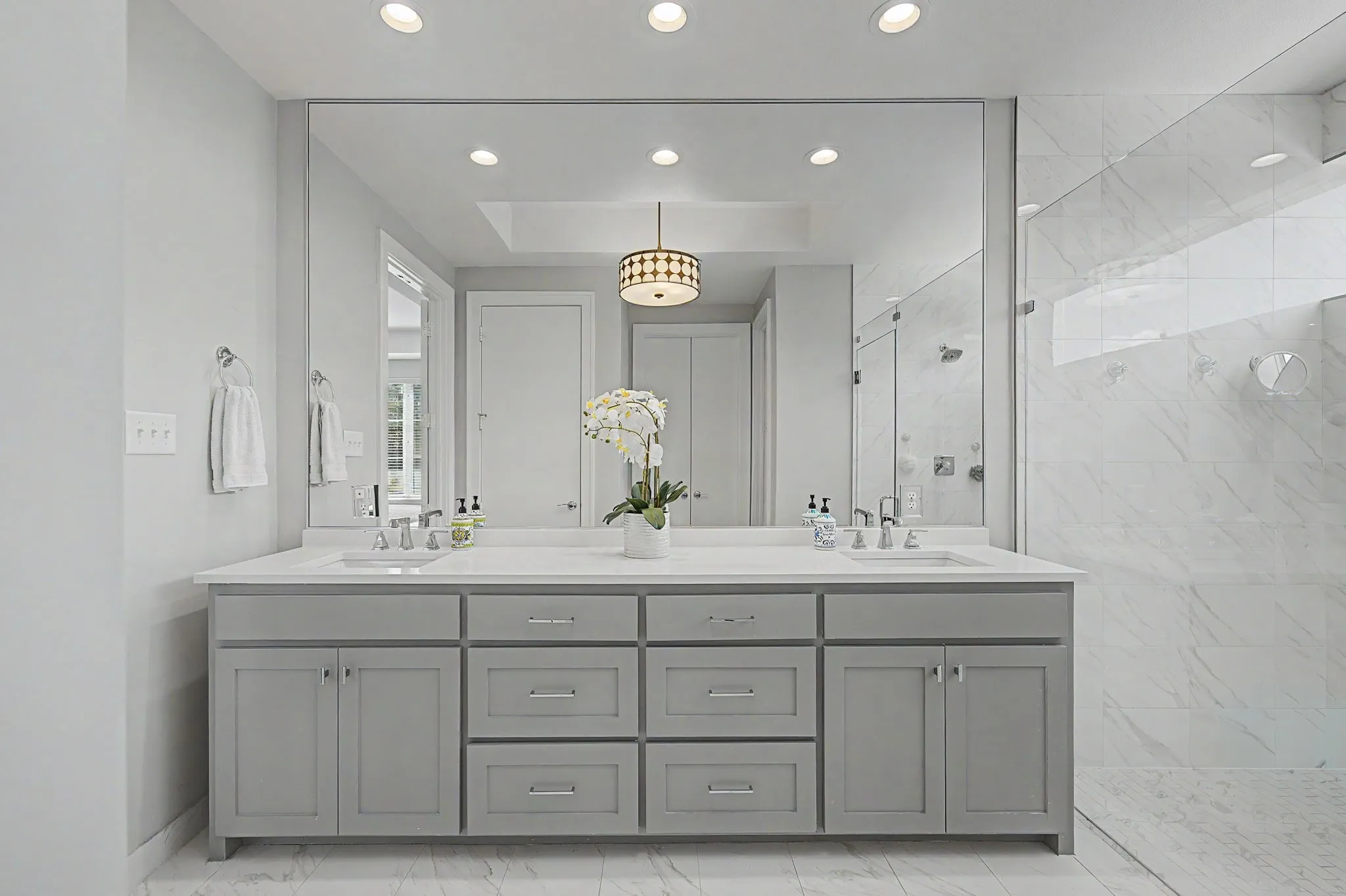 Single Family Residence For Sale in Dallas County , 3611 Northwest Parkway, University Park, Texas 75225, 4 Bedroom, 5 Bathroom, 2 Garage spaces, 4,335 Sqft, built in 2019, Price $2,049,000, mls#21339322, Real Estate Agent in University Park, Homes For Sale in Dallas county, Homes For Sale in University Park, Realtor in University Park Texas, Real Estate Brokerage Independent Realty Texas, Luminita Cordes Realtor