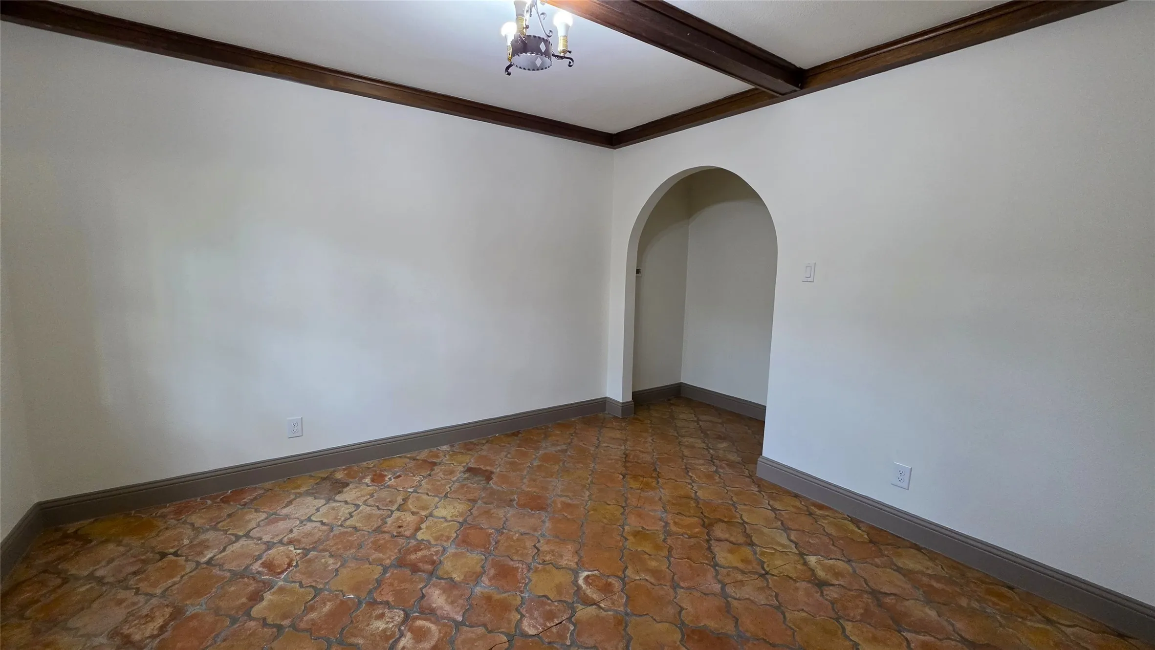 Single Family Residence For Rent in Denton County , 1815 Greenwood Drive, Denton, Texas 76209, 4 Bedroom, 4 Bathroom, Garage spaces, 2,680 Sqft, built in 1960, mls#21349790, Real Estate Agent in Denton, Homes For Rent in Denton county, Homes For Rent in Denton, Realtor in Denton Texas, Real Estate Brokerage Independent Realty Texas, Luminita Cordes Realtor