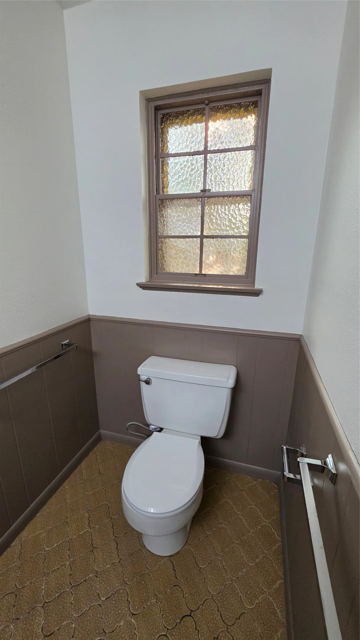 Single Family Residence For Rent in Denton County , 1815 Greenwood Drive, Denton, Texas 76209, 4 Bedroom, 4 Bathroom, Garage spaces, 2,680 Sqft, built in 1960, mls#21349790, Real Estate Agent in Denton, Homes For Rent in Denton county, Homes For Rent in Denton, Realtor in Denton Texas, Real Estate Brokerage Independent Realty Texas, Luminita Cordes Realtor