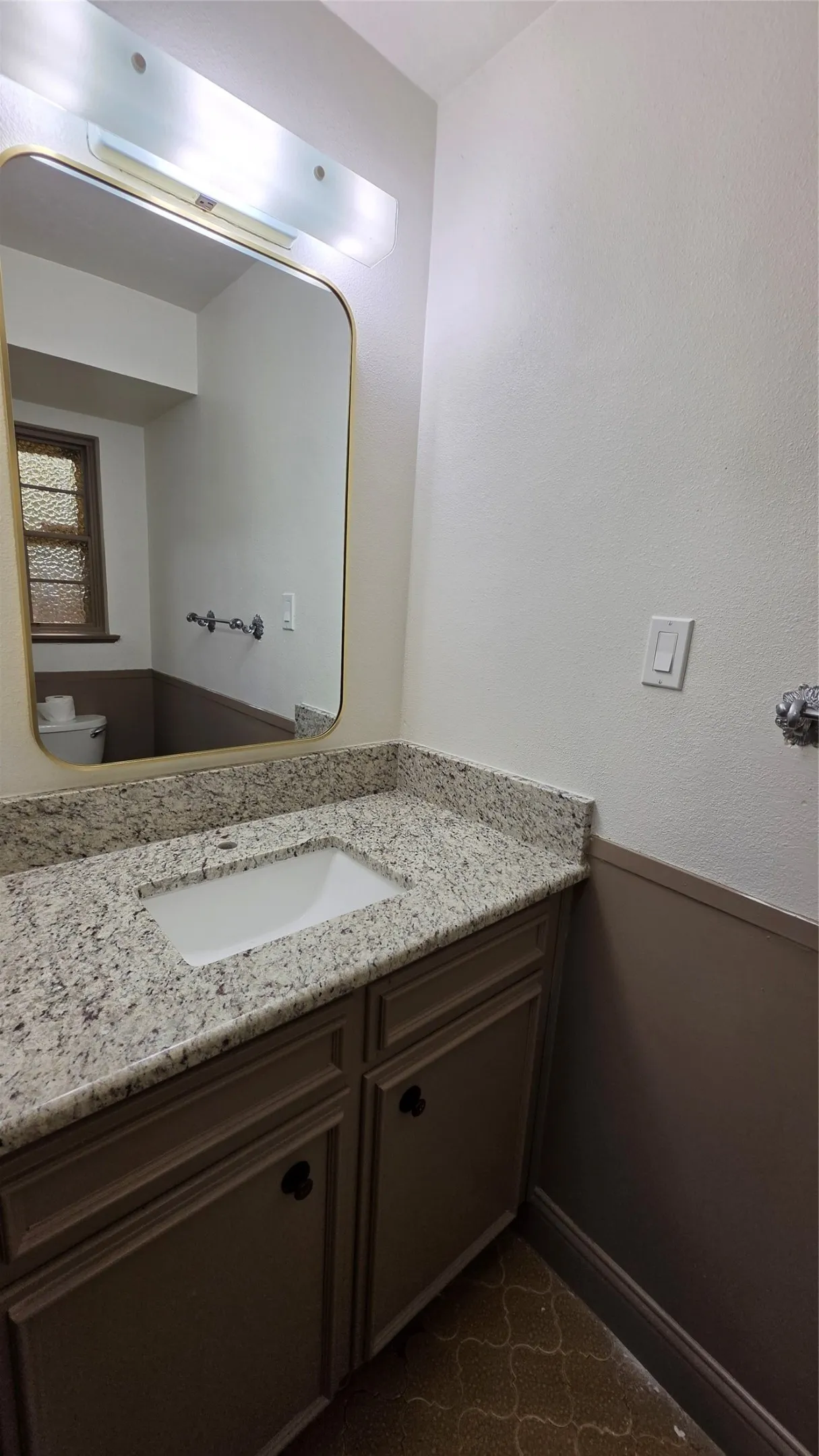 Single Family Residence For Rent in Denton County , 1815 Greenwood Drive, Denton, Texas 76209, 4 Bedroom, 4 Bathroom, Garage spaces, 2,680 Sqft, built in 1960, mls#21349790, Real Estate Agent in Denton, Homes For Rent in Denton county, Homes For Rent in Denton, Realtor in Denton Texas, Real Estate Brokerage Independent Realty Texas, Luminita Cordes Realtor