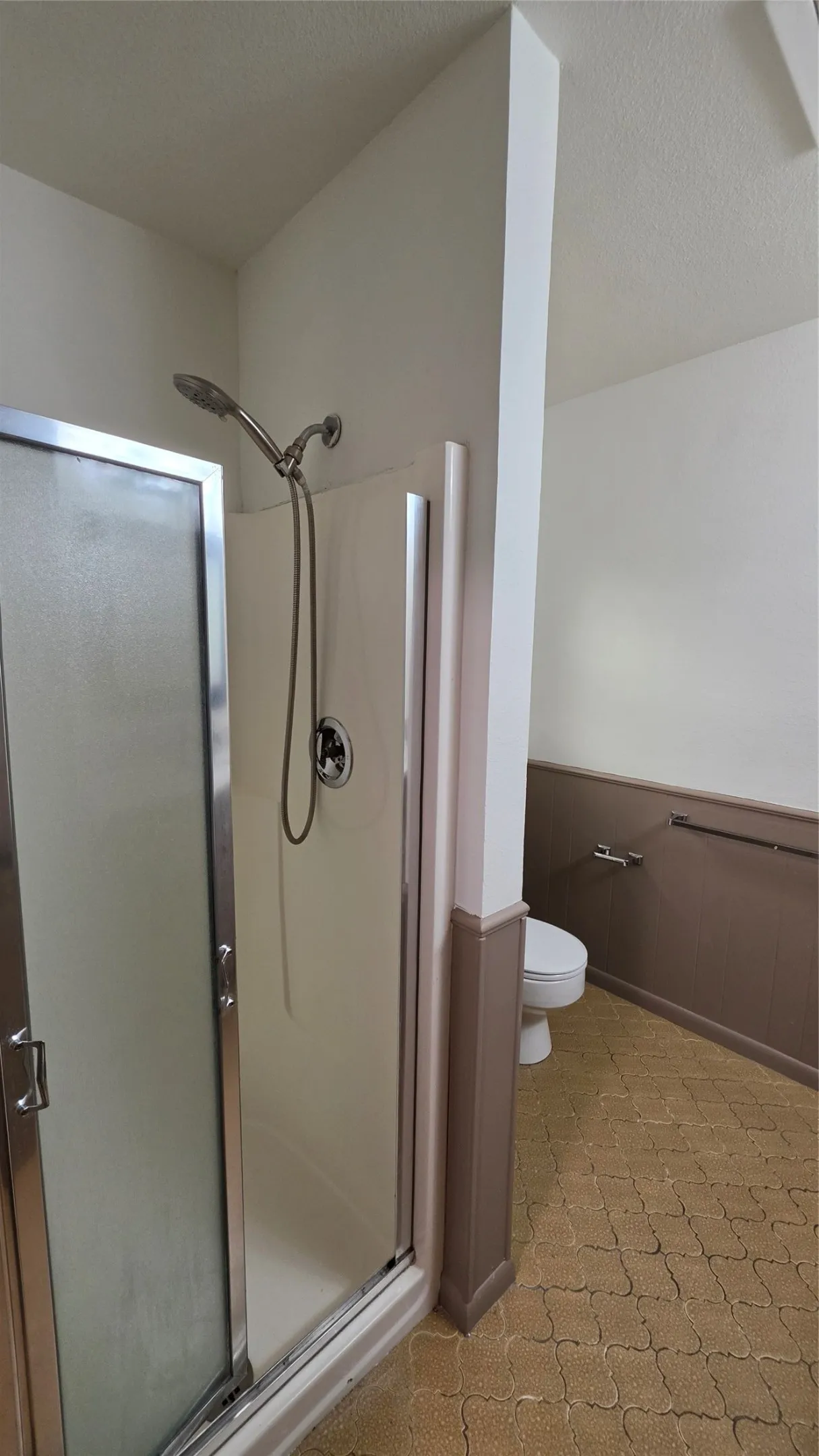 Single Family Residence For Rent in Denton County , 1815 Greenwood Drive, Denton, Texas 76209, 4 Bedroom, 4 Bathroom, Garage spaces, 2,680 Sqft, built in 1960, mls#21349790, Real Estate Agent in Denton, Homes For Rent in Denton county, Homes For Rent in Denton, Realtor in Denton Texas, Real Estate Brokerage Independent Realty Texas, Luminita Cordes Realtor