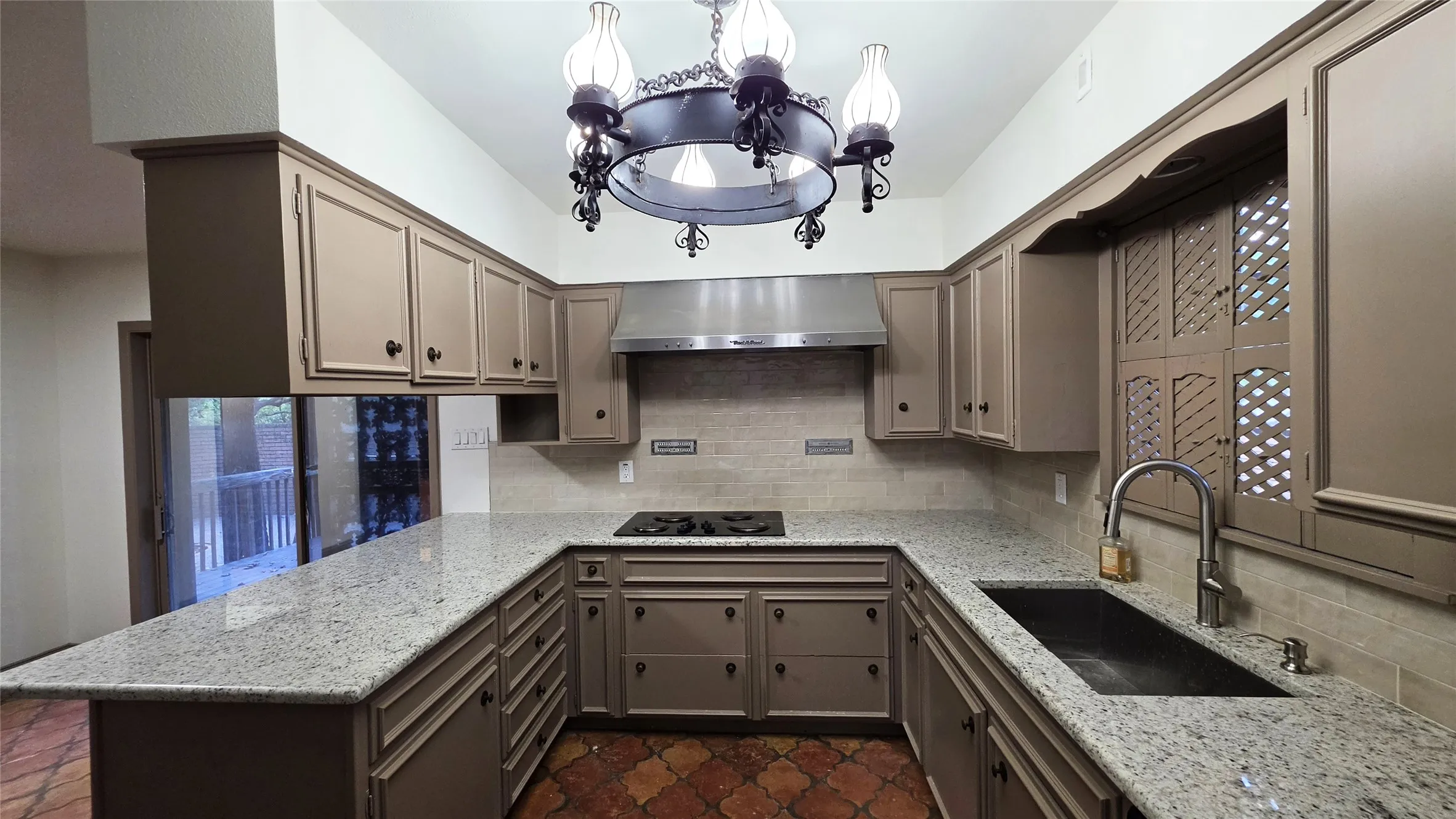 Single Family Residence For Rent in Denton County , 1815 Greenwood Drive, Denton, Texas 76209, 4 Bedroom, 4 Bathroom, Garage spaces, 2,680 Sqft, built in 1960, mls#21349790, Real Estate Agent in Denton, Homes For Rent in Denton county, Homes For Rent in Denton, Realtor in Denton Texas, Real Estate Brokerage Independent Realty Texas, Luminita Cordes Realtor