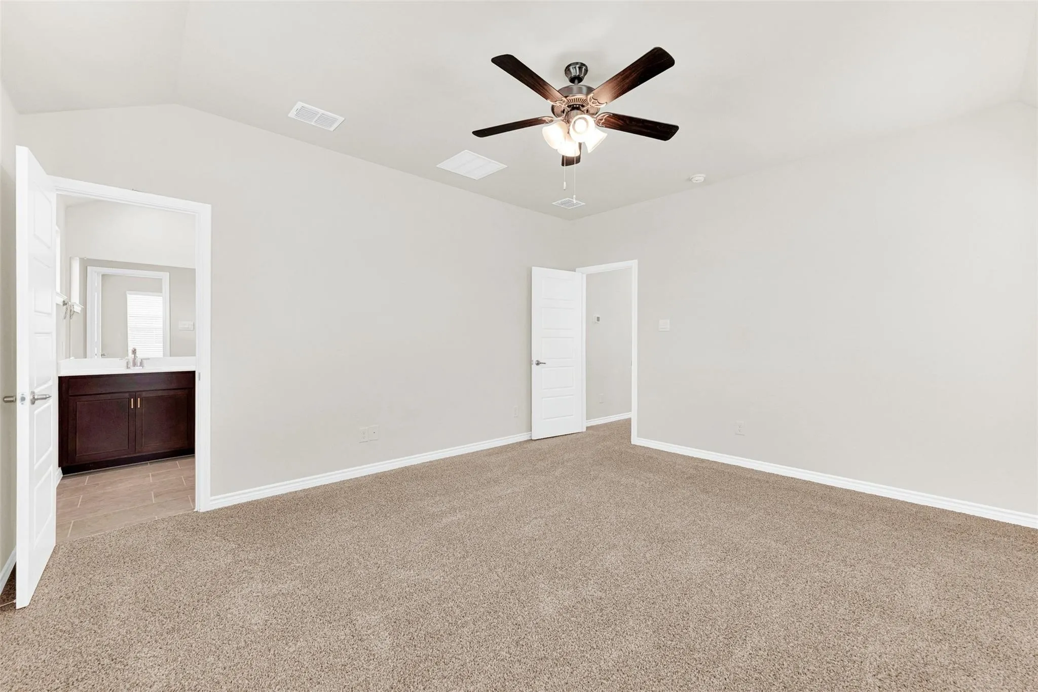 Townhouse For Rent in Rockwall County , 1328 Kimzey Street, Royse City, Texas 75189, 3 Bedroom, 3 Bathroom, 2 Garage spaces, 1,893 Sqft, built in 2024, mls#21348017, Real Estate Agent in Royse City, Homes For Rent in Rockwall county, Homes For Rent in Royse City, Realtor in Royse City Texas, Real Estate Brokerage Independent Realty Texas, Luminita Cordes Realtor